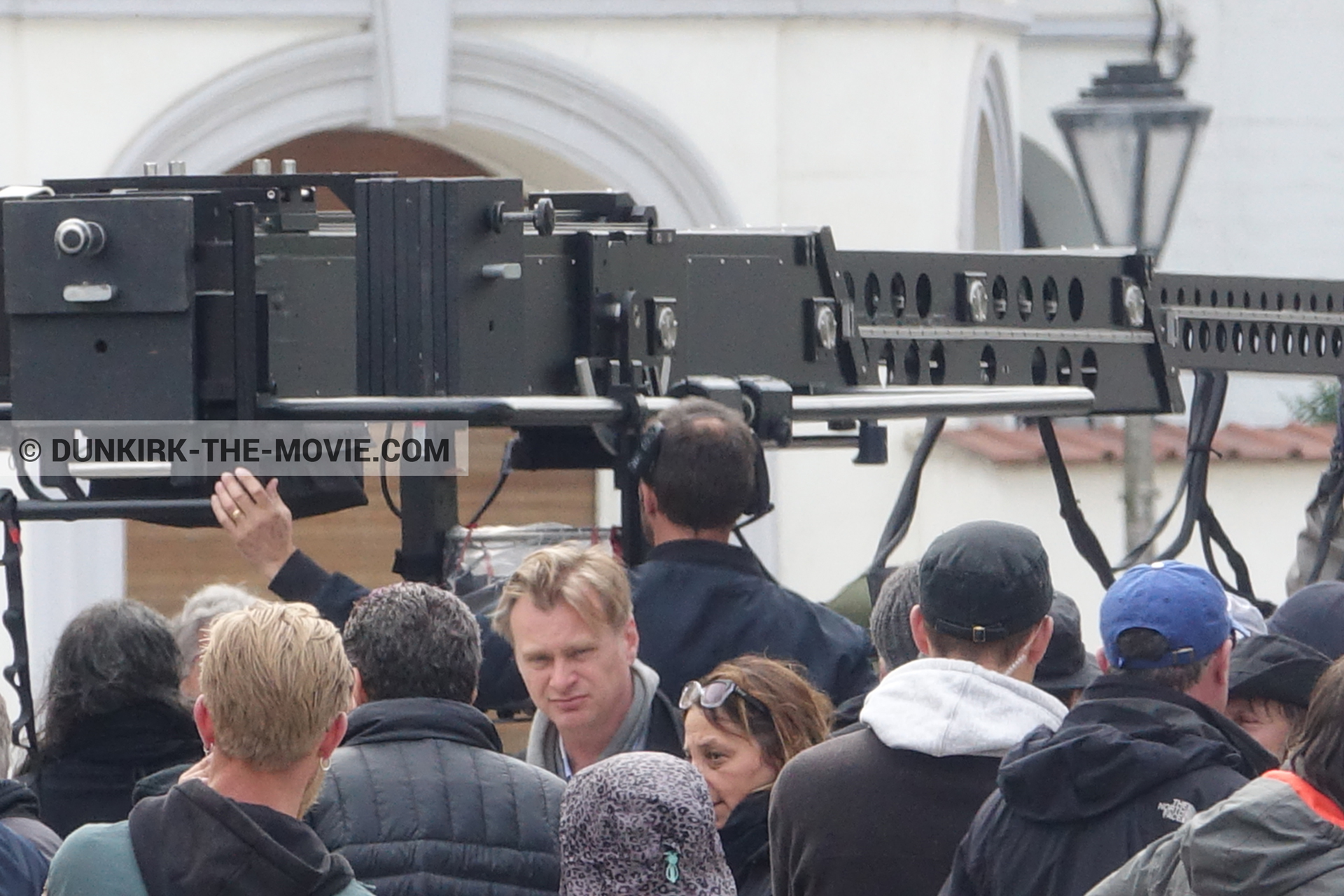 Fotos con Christopher Nolan, calle Belle Rade, equipo técnica,  durante el rodaje de la película Dunkerque de Nolan