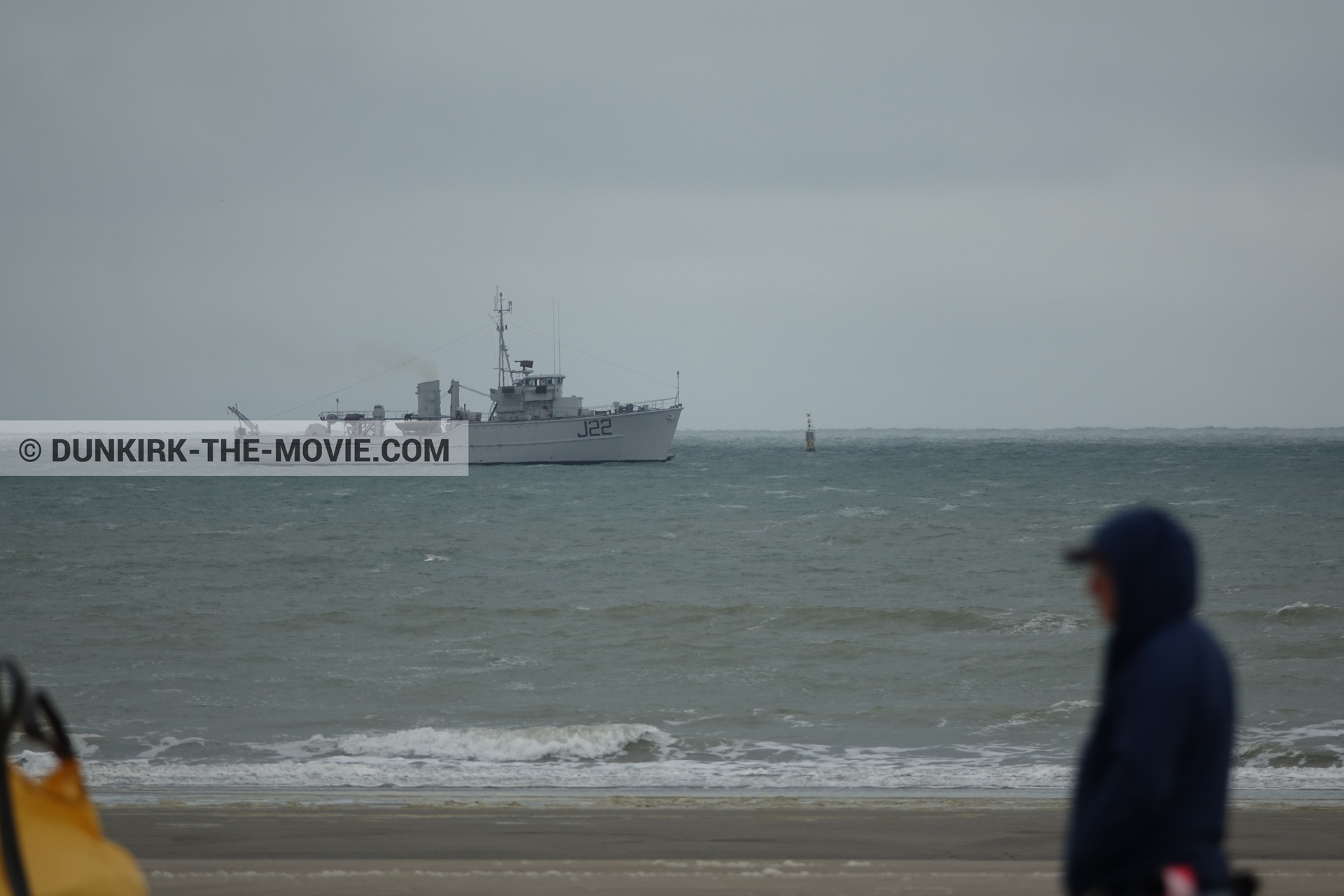 Fotos con barco, J22 -Hr.Ms. Naaldwijk, playa, equipo técnica,  durante el rodaje de la película Dunkerque de Nolan
