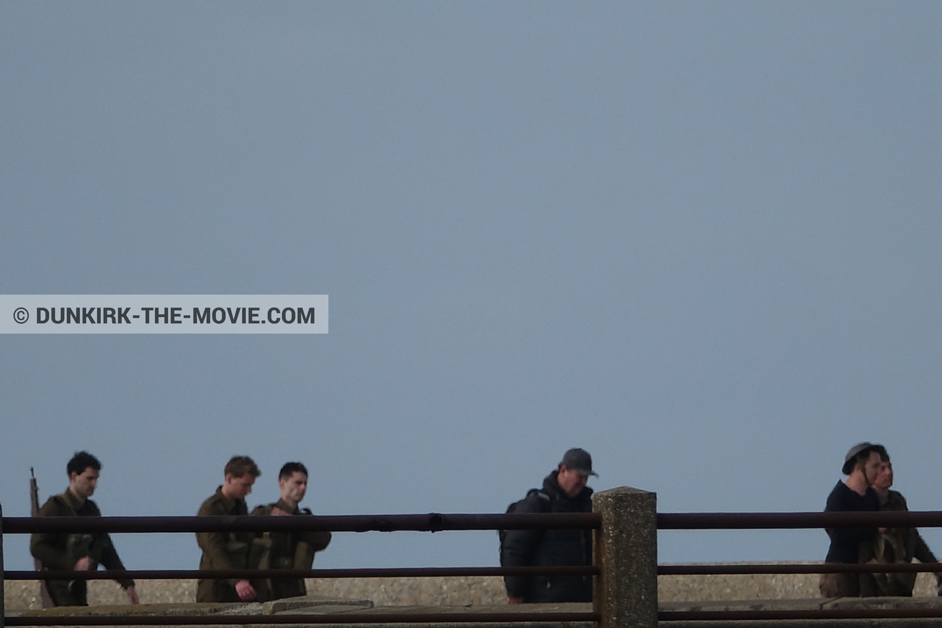 Photo avec figurants, jetée EST,  des dessous du Film Dunkerque de Nolan