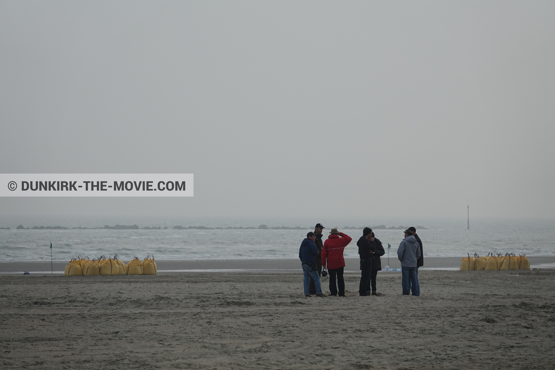 Fotos con playa, equipo técnica,  durante el rodaje de la película Dunkerque de Nolan
