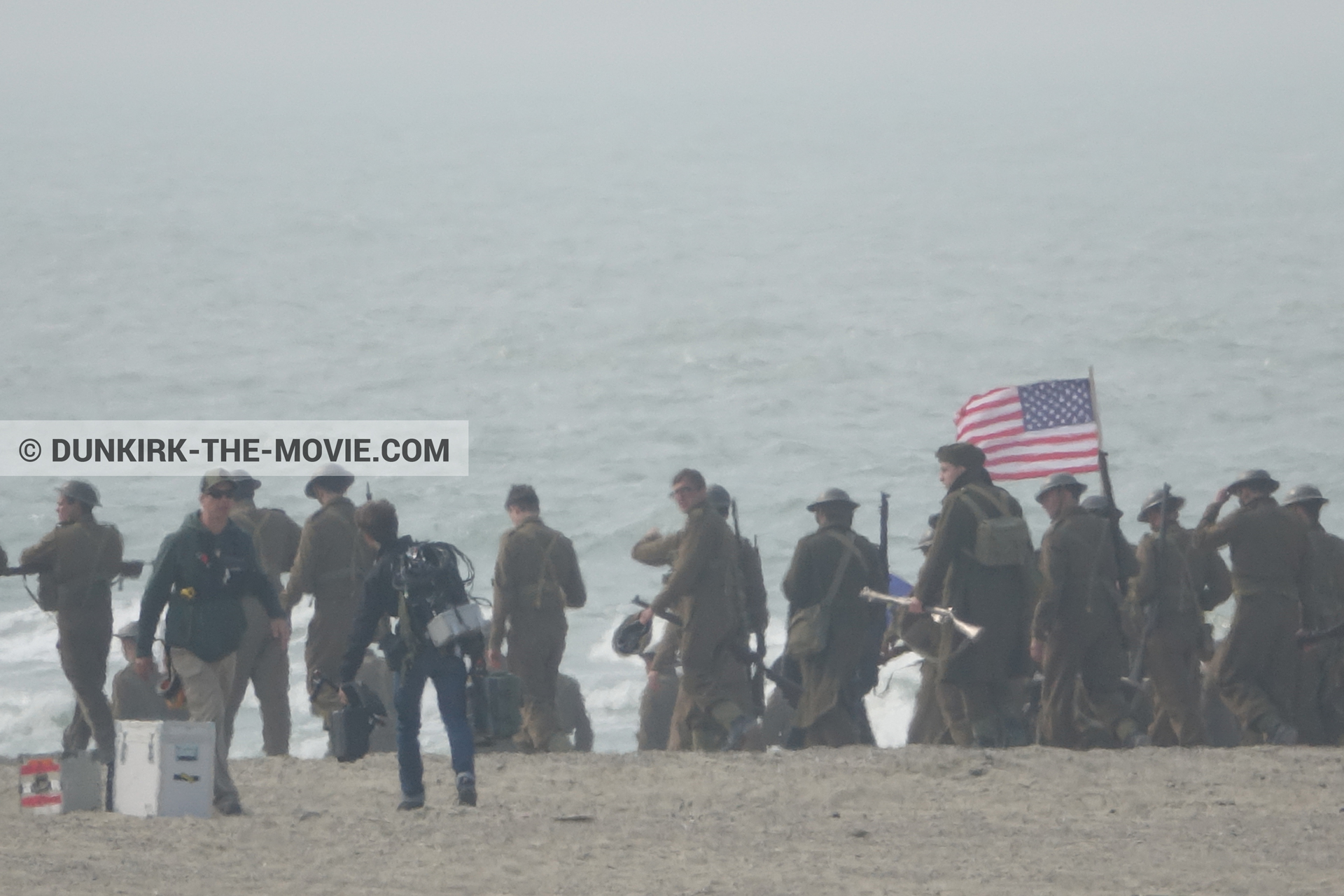 Fotos con extras, playa, equipo técnica,  durante el rodaje de la película Dunkerque de Nolan