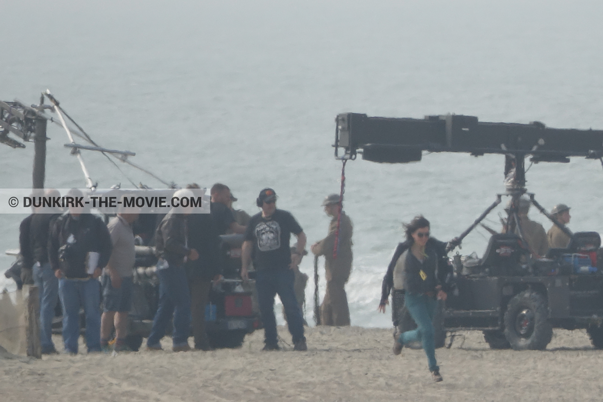 Fotos con extras, playa, equipo tÃ©cnica,  durante el rodaje de la película Dunkerque de Nolan