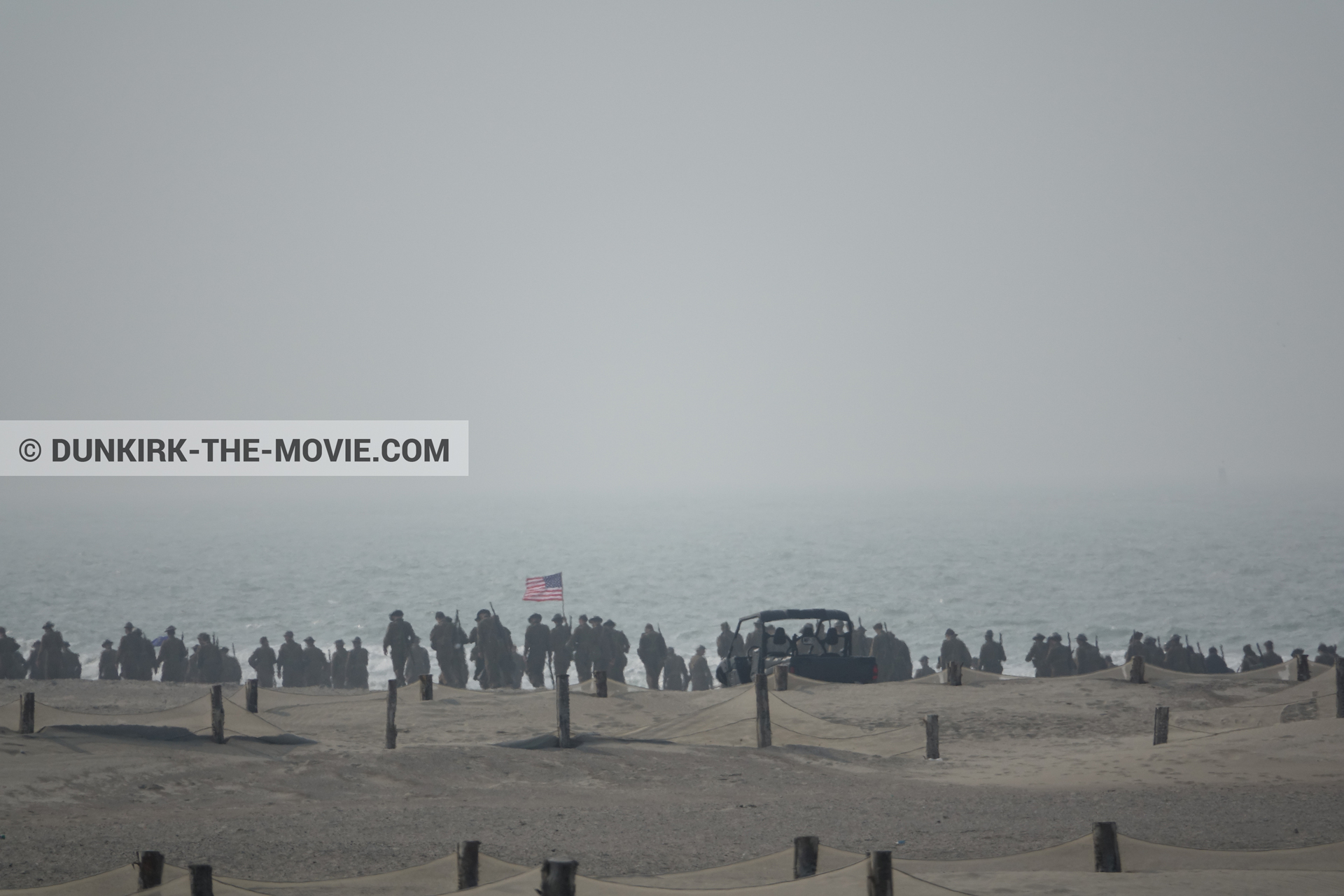 Fotos con extras, playa, equipo técnica,  durante el rodaje de la película Dunkerque de Nolan