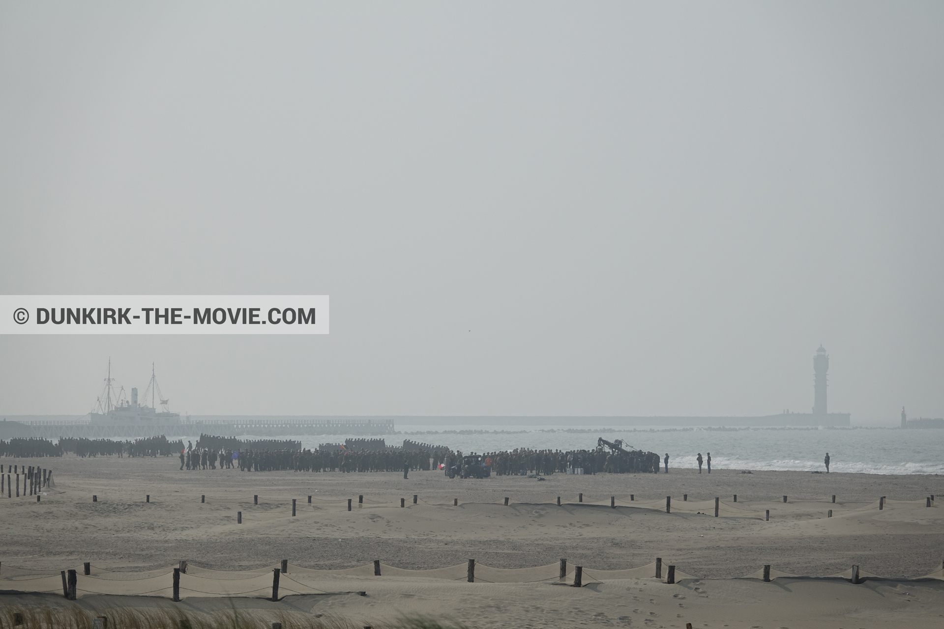 Photo avec figurants, plage,  des dessous du Film Dunkerque de Nolan