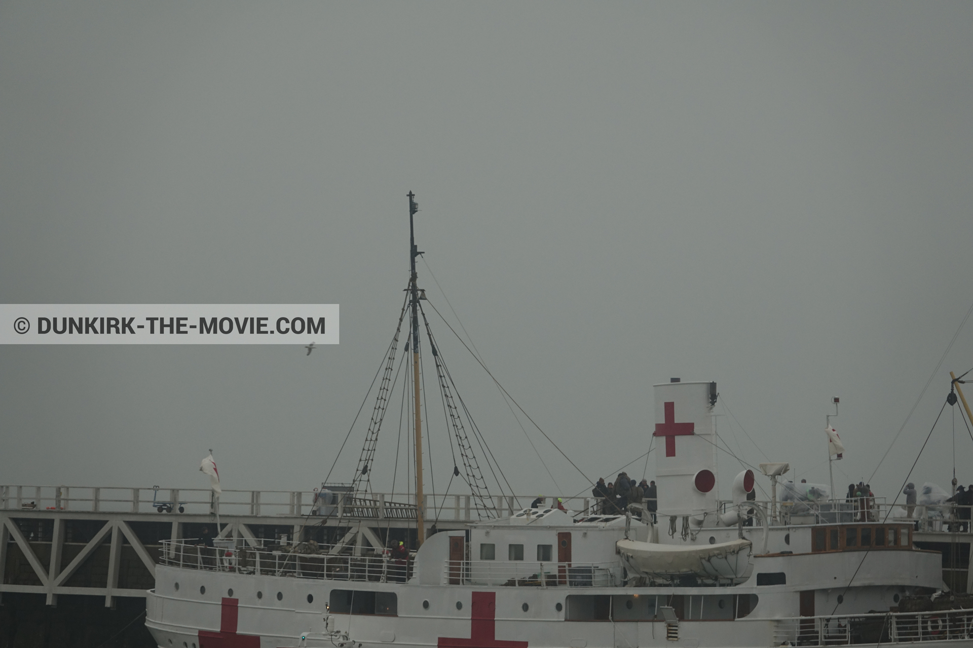 Photo avec ciel gris, jetée EST, M/S Rogaland,  des dessous du Film Dunkerque de Nolan