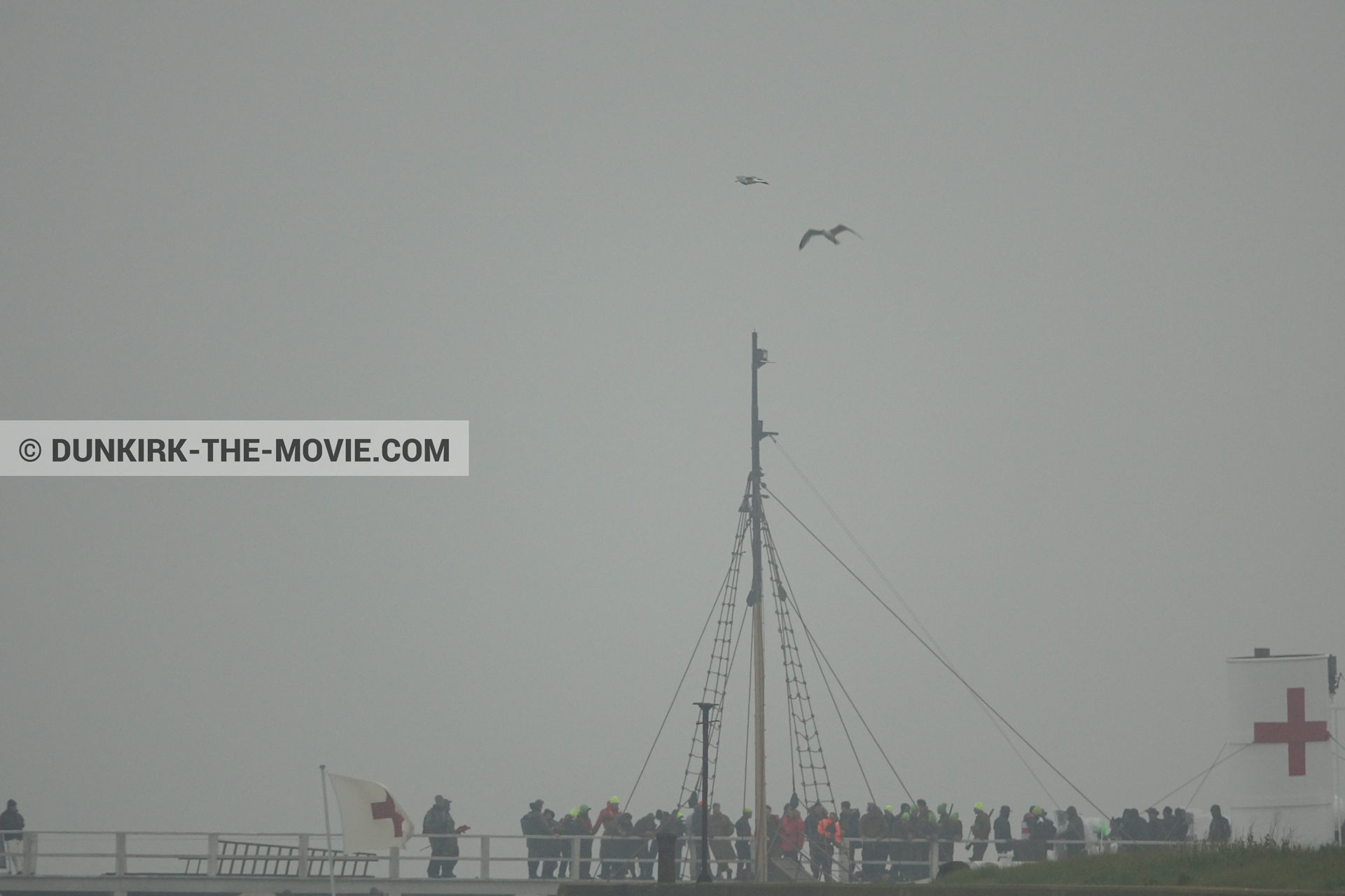 Fotos con cielo gris, extras, muelle del ESTE, equipo técnica, M/S Rogaland,  durante el rodaje de la película Dunkerque de Nolan