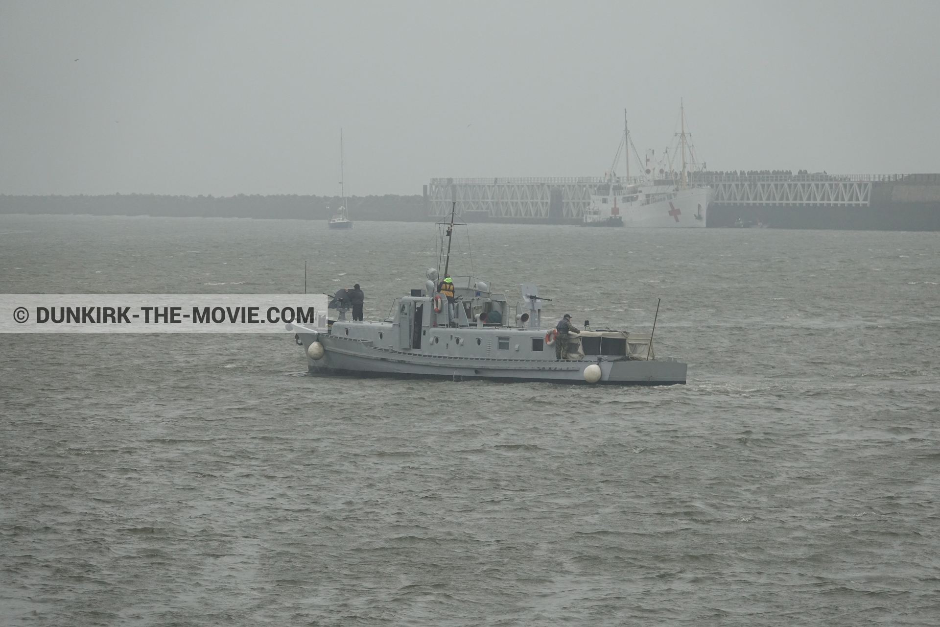 Fotos con barco, cielo gris, muelle del ESTE, M/S Rogaland, PR 22,  durante el rodaje de la película Dunkerque de Nolan