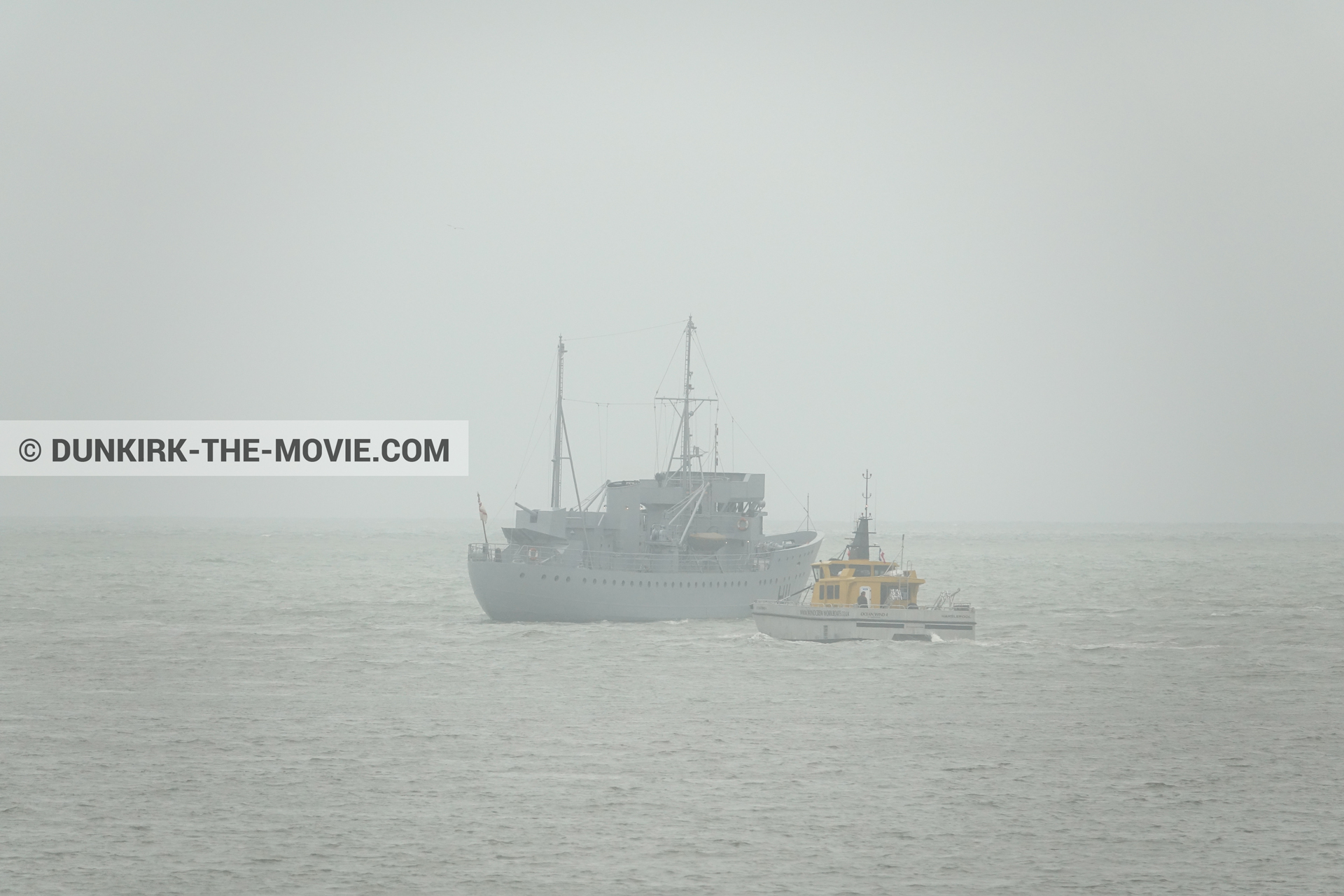 Photo avec bateau, ciel gris, H11 - MLV Castor, mer calme, Ocean Wind 4,  des dessous du Film Dunkerque de Nolan