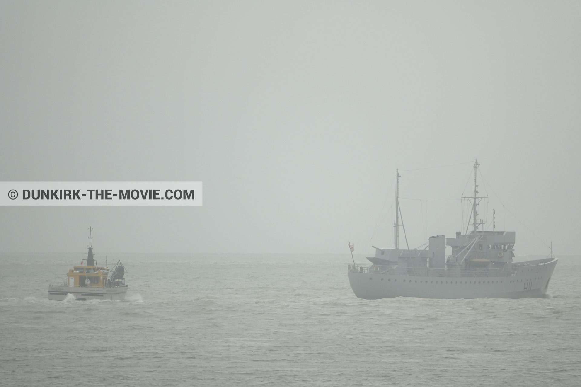 Photo avec bateau, ciel gris, H11 - MLV Castor, mer calme, Ocean Wind 4,  des dessous du Film Dunkerque de Nolan