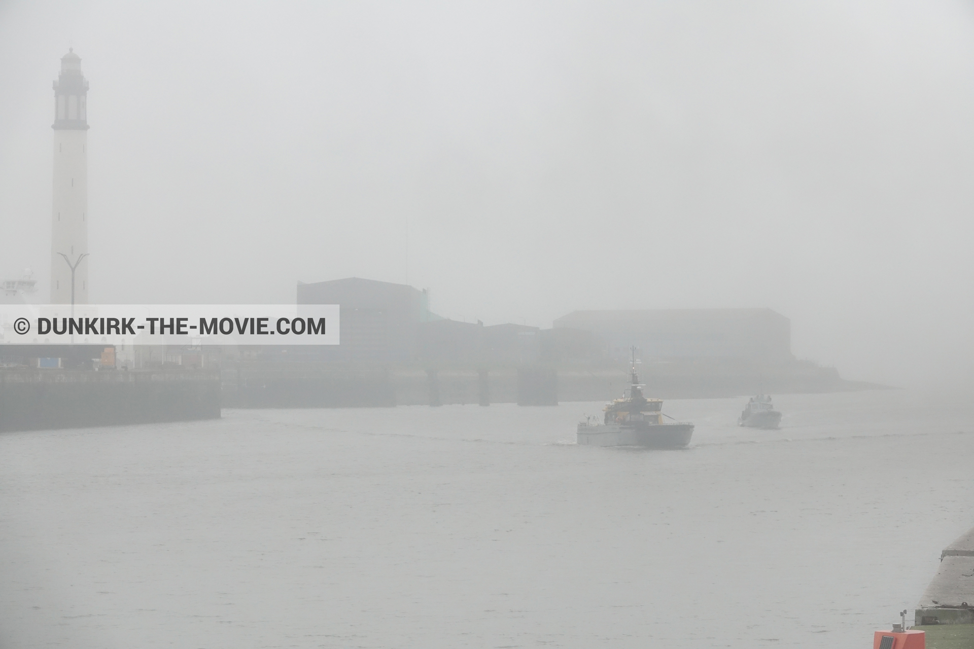 Fotos con cielo gris, Ocean Wind 4, faro de Dunkerque,  durante el rodaje de la película Dunkerque de Nolan