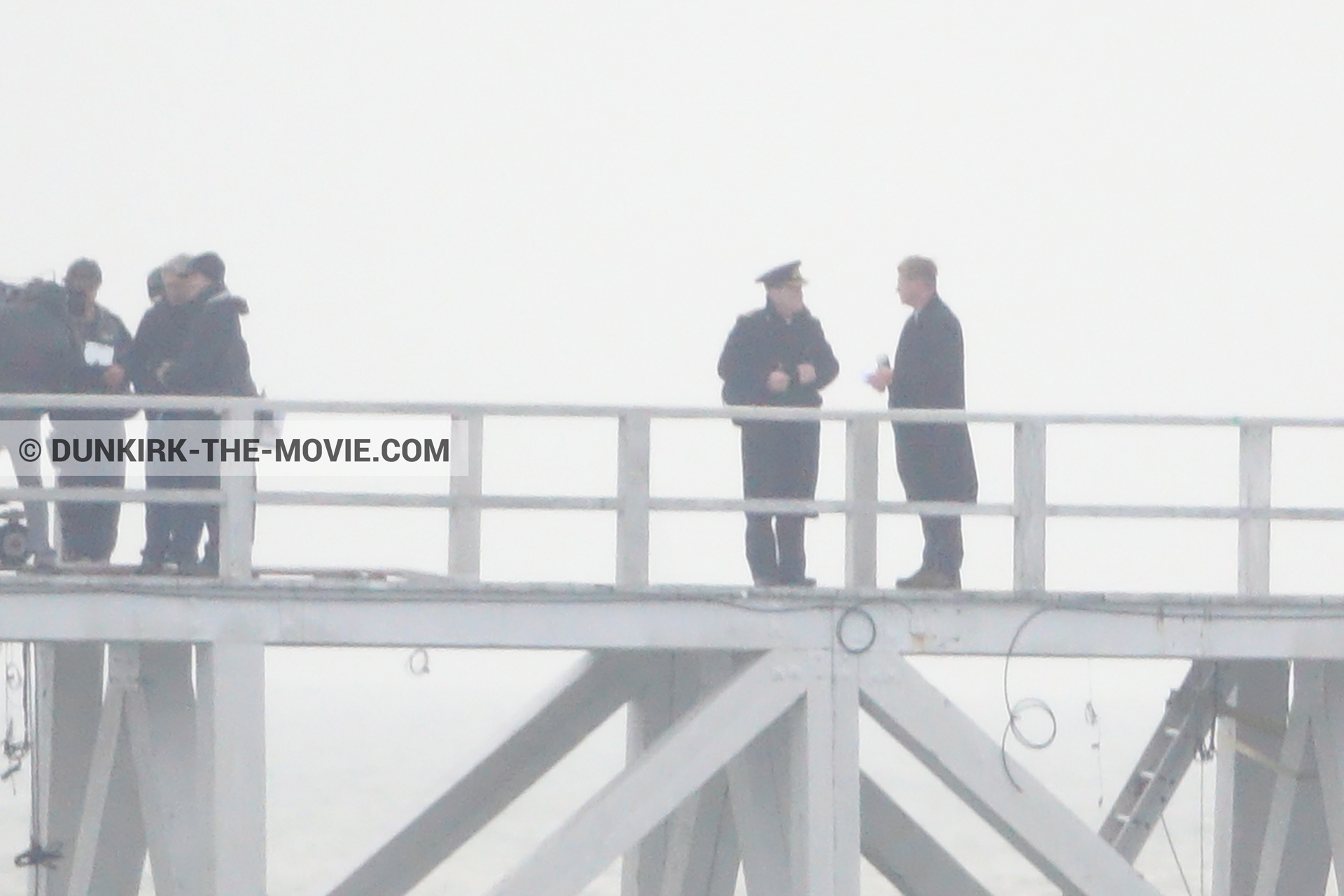 Fotos con muelle del ESTE, Kenneth Branagh, Christopher Nolan, equipo técnica, Nilo Otero,  durante el rodaje de la película Dunkerque de Nolan