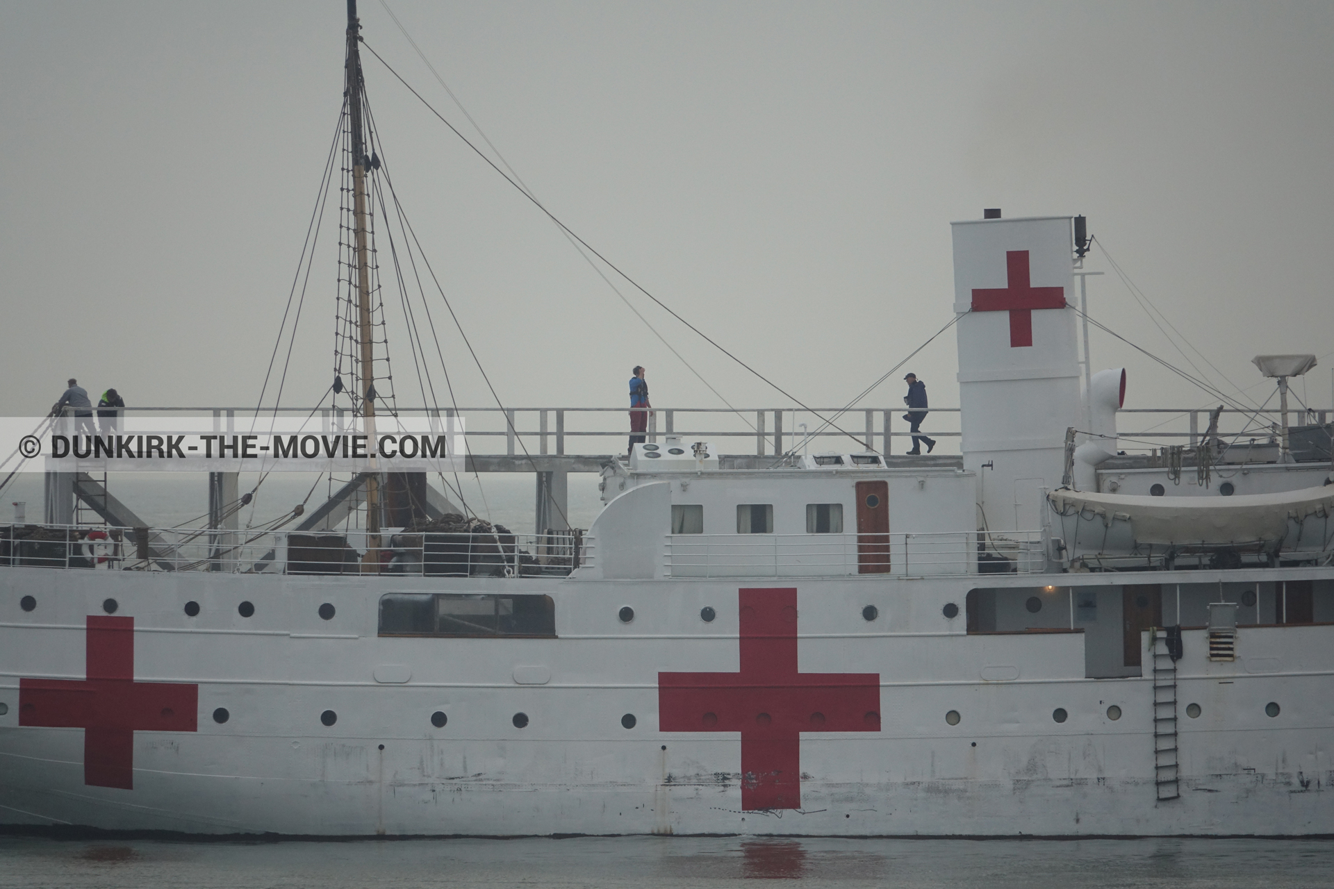 Photo avec ciel gris, jetée EST, M/S Rogaland,  des dessous du Film Dunkerque de Nolan