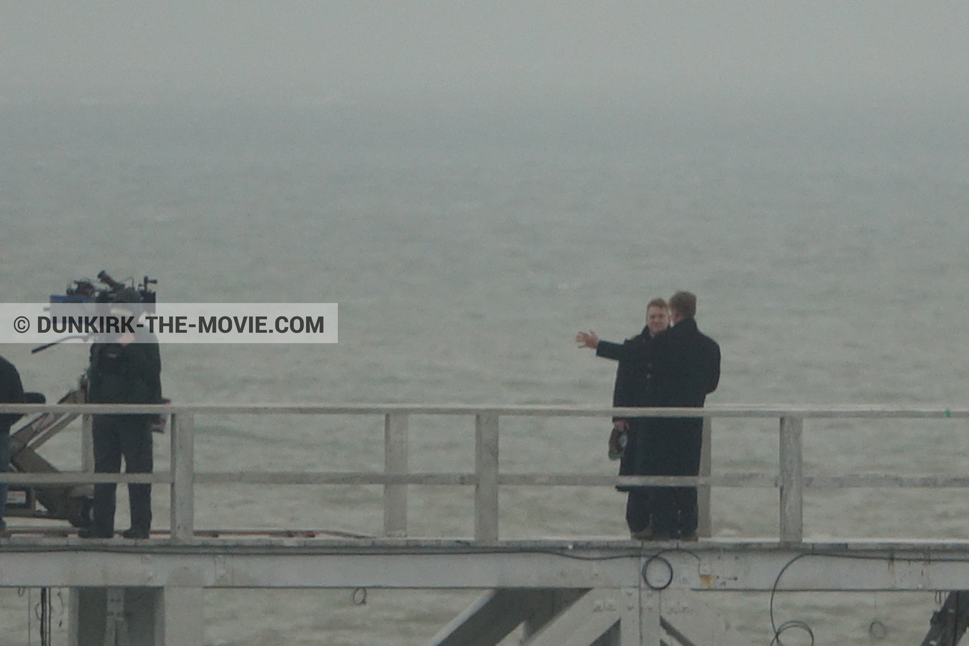 Photo avec ciel gris, jetÃ©e EST, Kenneth Branagh, Christopher Nolan, Ã©quipe technique,  des dessous du Film Dunkerque de Nolan