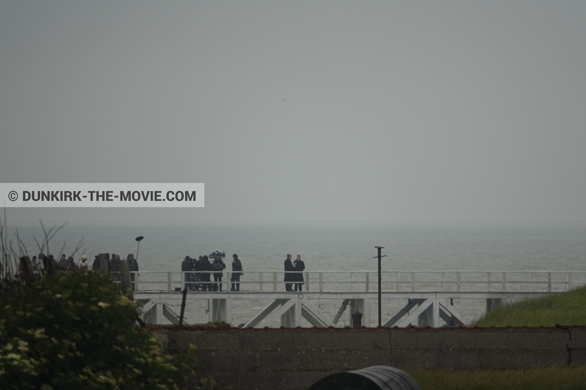 Photo avec ciel gris, jetée EST, Kenneth Branagh, Christopher Nolan,  des dessous du Film Dunkerque de Nolan