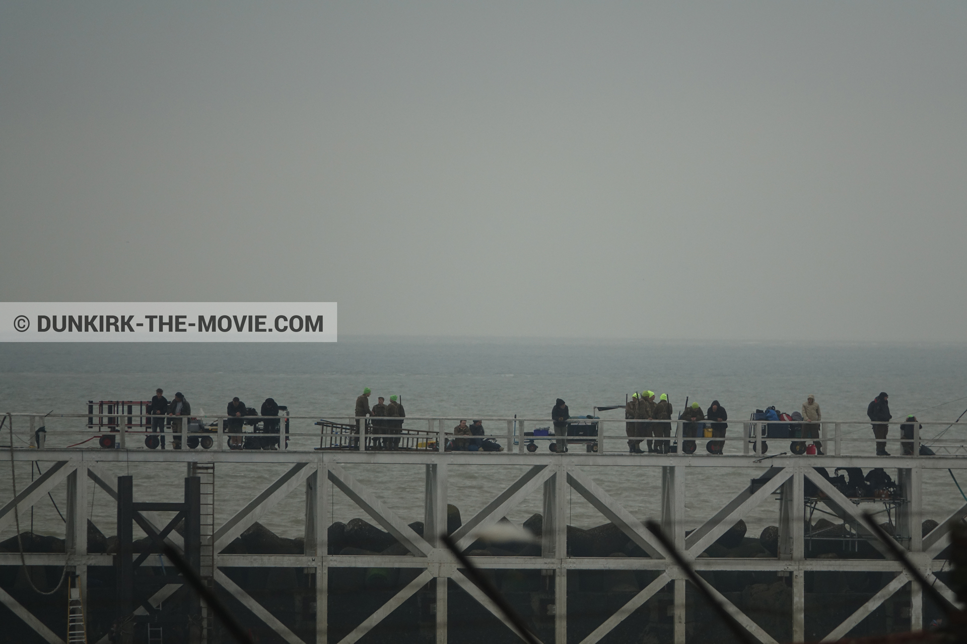 Photo avec ciel gris, jetÃ©e EST,  des dessous du Film Dunkerque de Nolan