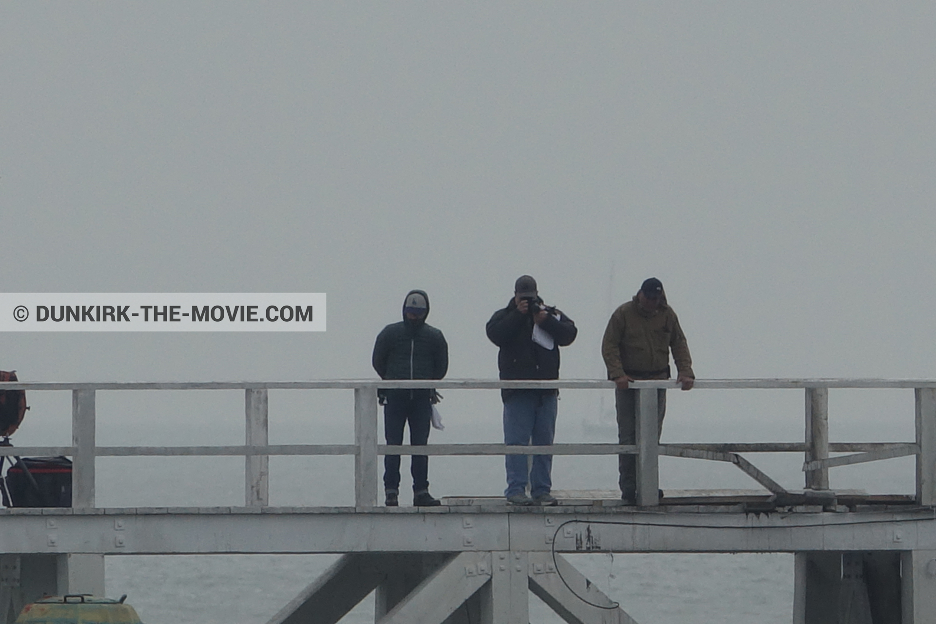 Photo avec ciel gris, jetÃ©e EST, Ã©quipe technique,  des dessous du Film Dunkerque de Nolan