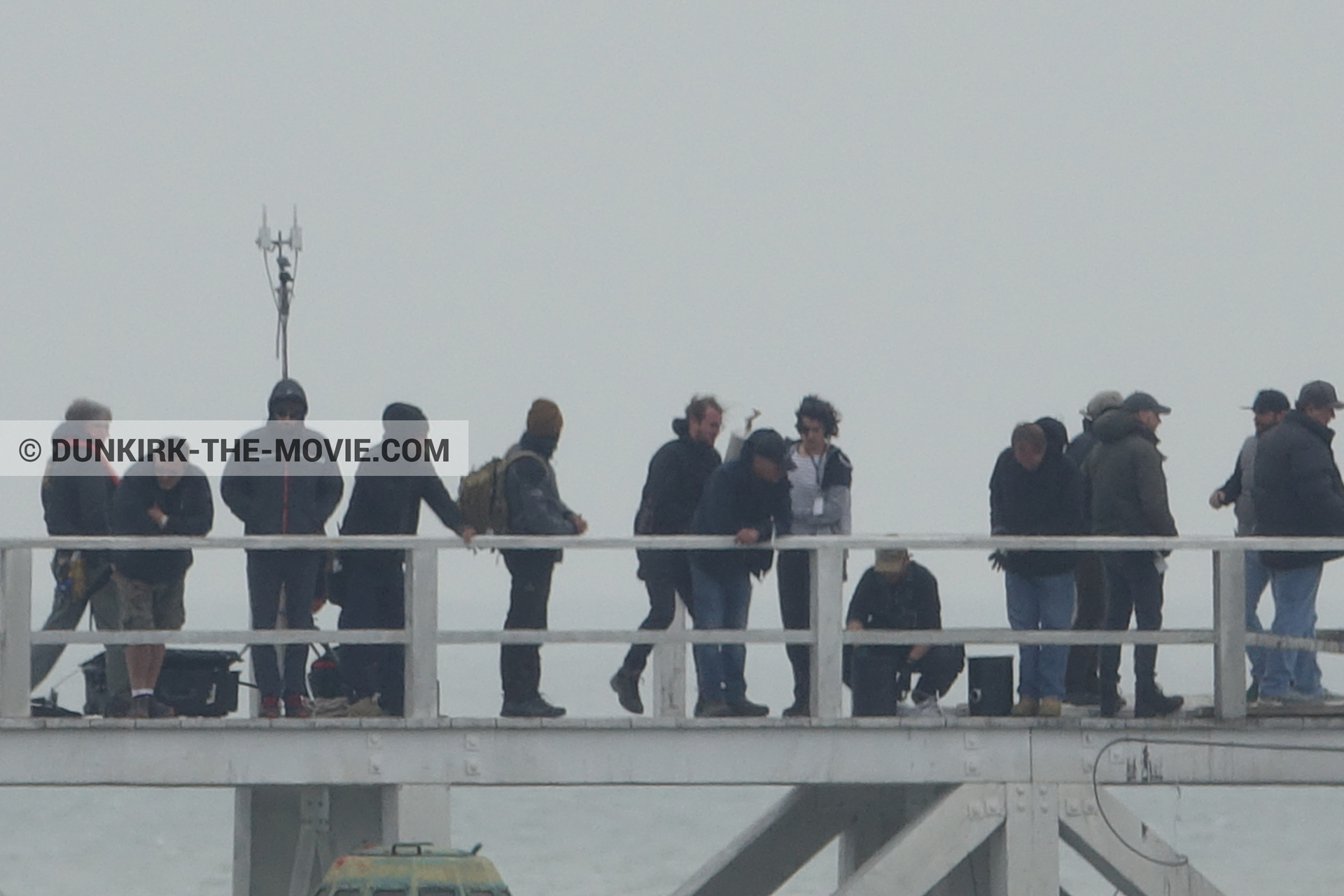 Fotos con muelle del ESTE, equipo técnica,  durante el rodaje de la película Dunkerque de Nolan