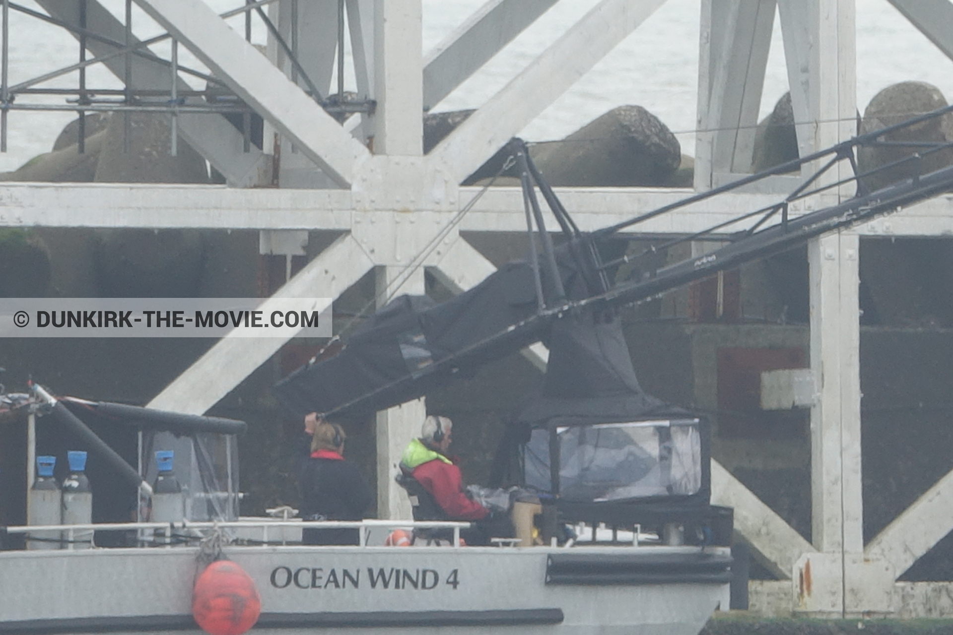 Fotos con muelle del ESTE, Ocean Wind 4, equipo técnica,  durante el rodaje de la película Dunkerque de Nolan