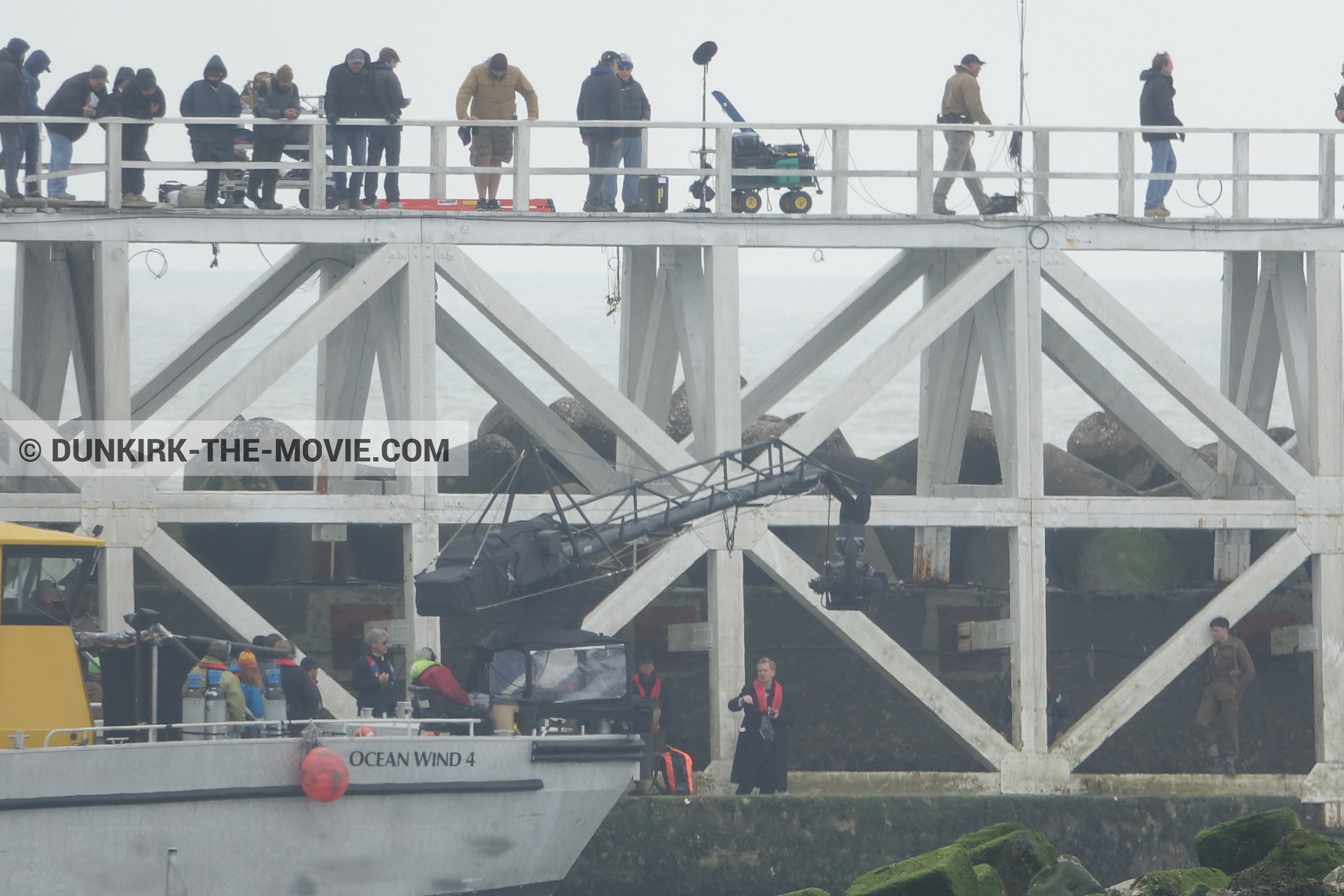 Photo avec jetée EST, Christopher Nolan, Ocean Wind 4, équipe technique, Nilo Otero,  des dessous du Film Dunkerque de Nolan