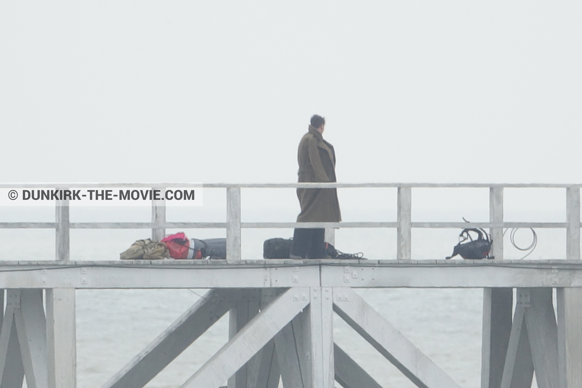 Photo avec ciel gris, jetÃ©e EST, Ã©quipe technique,  des dessous du Film Dunkerque de Nolan