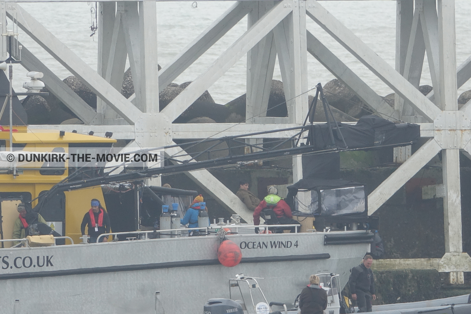 Fotos con muelle del ESTE, Ocean Wind 4, equipo técnica,  durante el rodaje de la película Dunkerque de Nolan