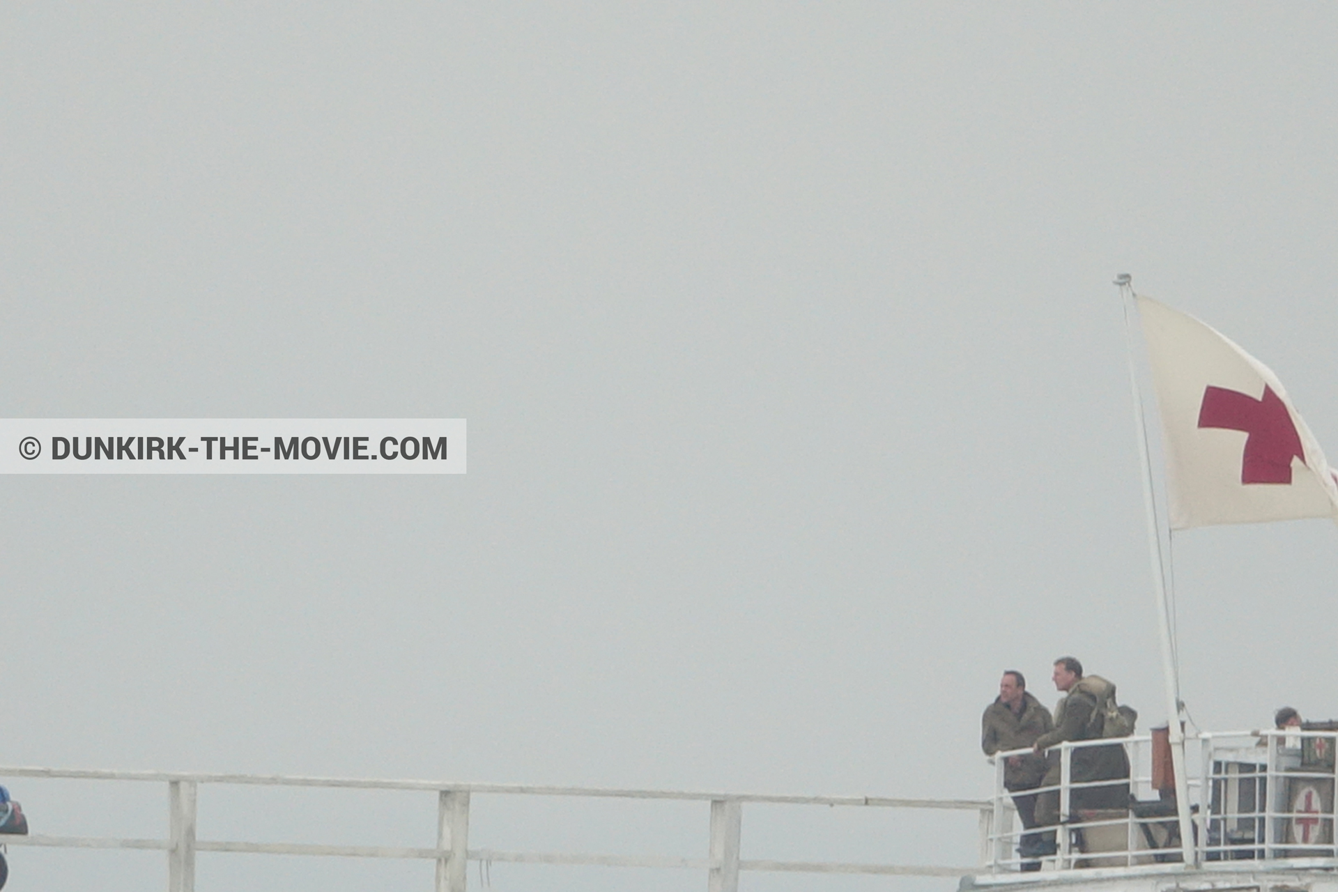 Photo avec ciel gris, figurants, jetÃ©e EST, Ã©quipe technique, M/S Rogaland,  des dessous du Film Dunkerque de Nolan