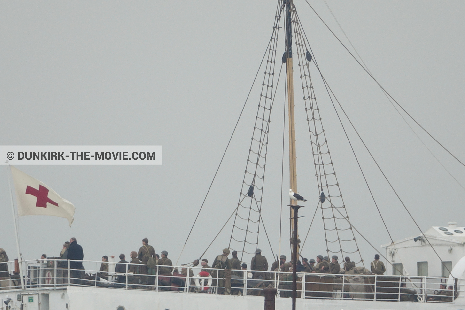 Fotos con cielo gris, extras, equipo técnica, M/S Rogaland,  durante el rodaje de la película Dunkerque de Nolan