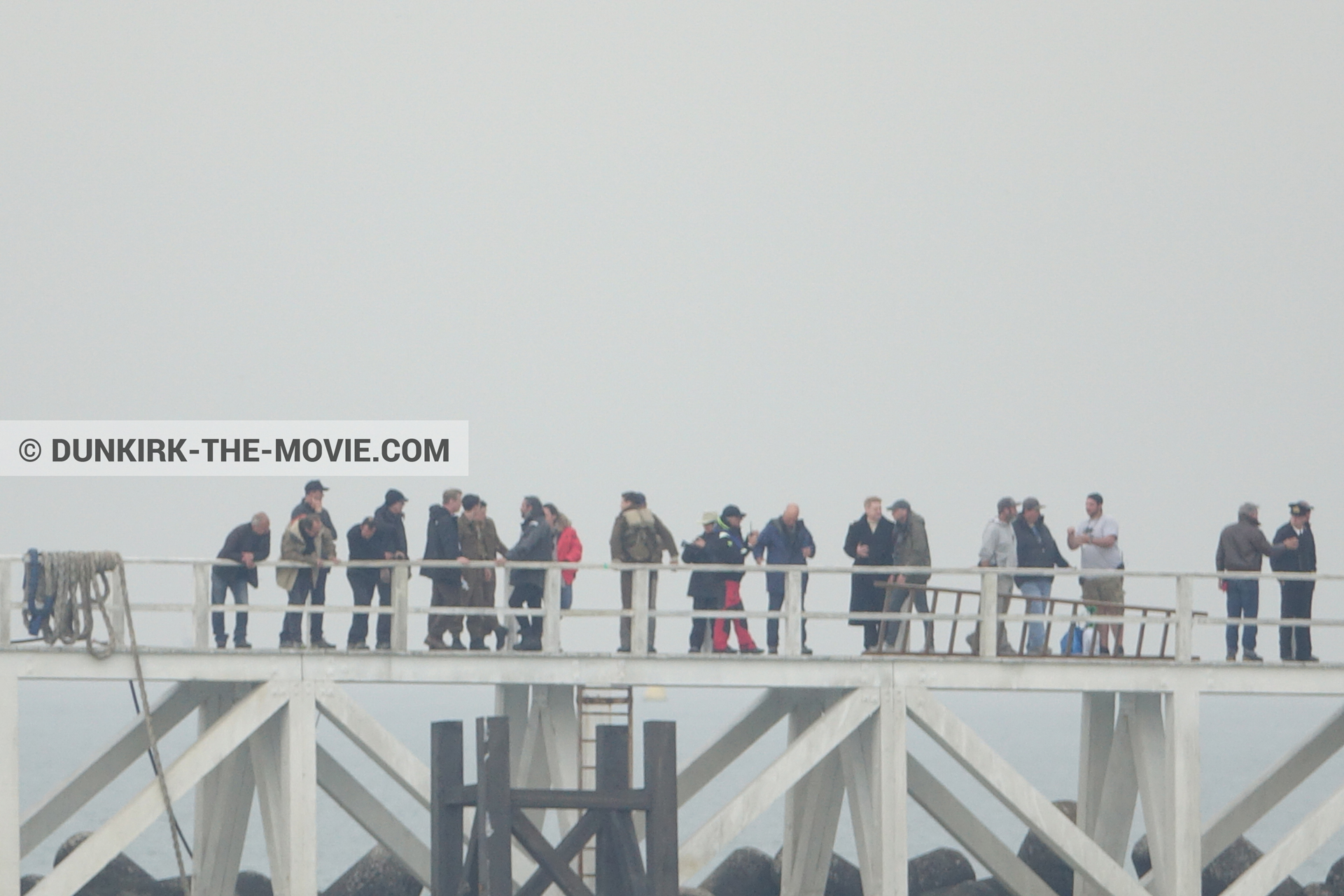 Fotos con cielo gris, Hoyte van Hoytema, muelle del ESTE, Christopher Nolan, equipo técnica, Nilo Otero,  durante el rodaje de la película Dunkerque de Nolan