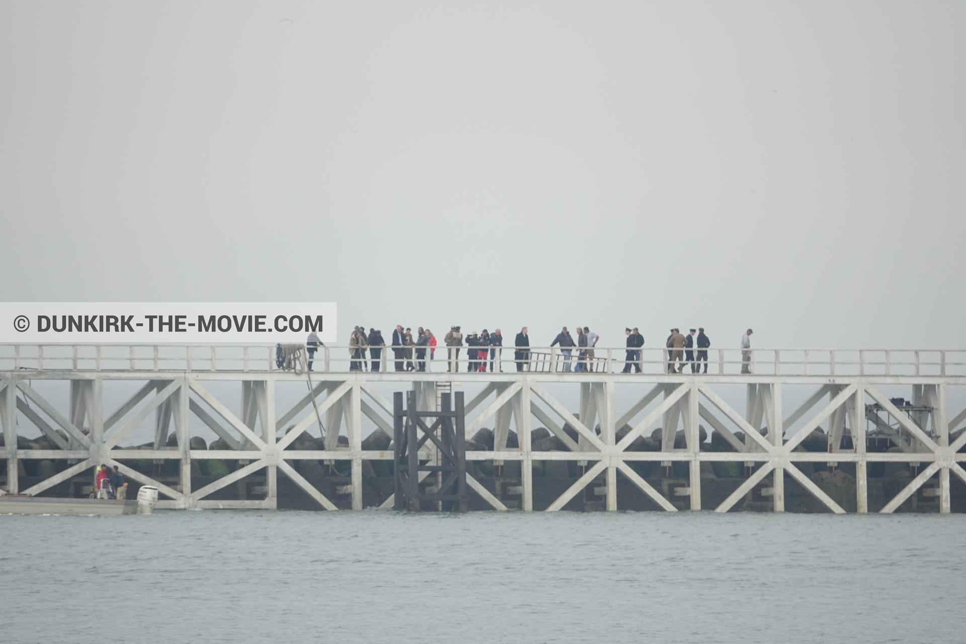 Photo avec ciel gris, jetée EST, Nilo Otero,  des dessous du Film Dunkerque de Nolan