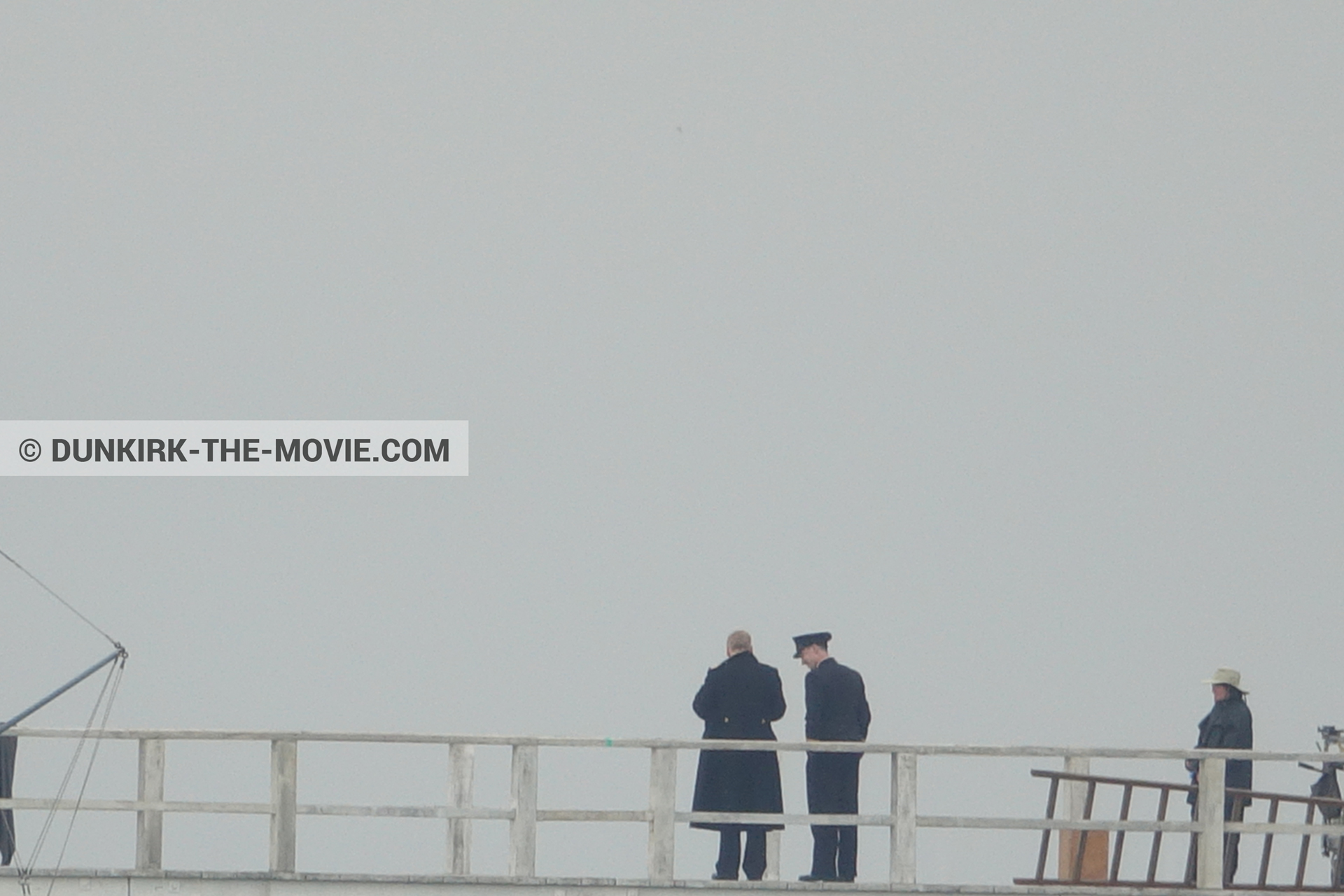 Fotos con actor, cielo gris, muelle del ESTE, Kenneth Branagh, equipo técnica,  durante el rodaje de la película Dunkerque de Nolan