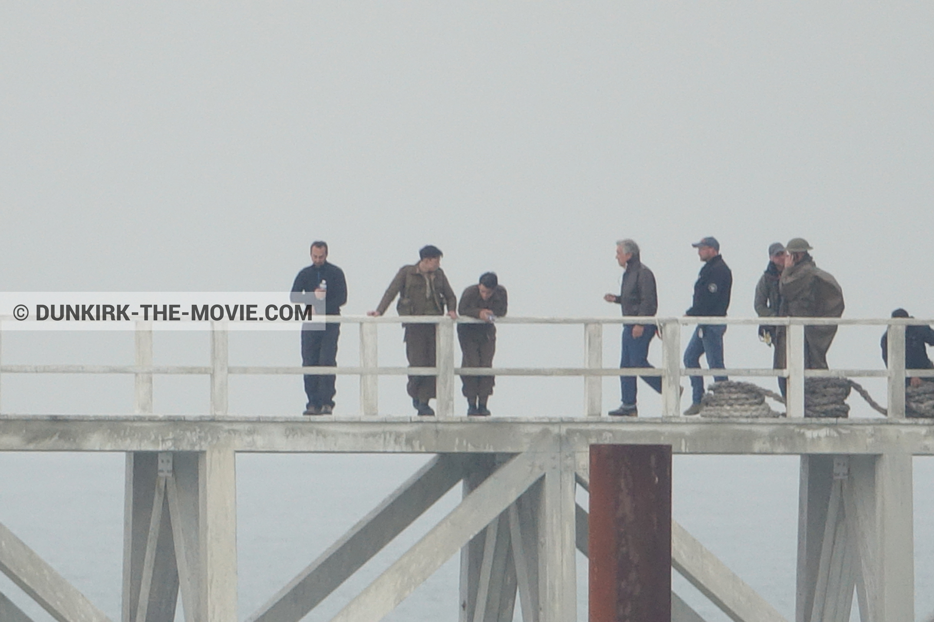 Picture with actor, grey sky, EST pier, technical team, Nilo Otero,  from behind the scene of the Dunkirk movie by Nolan