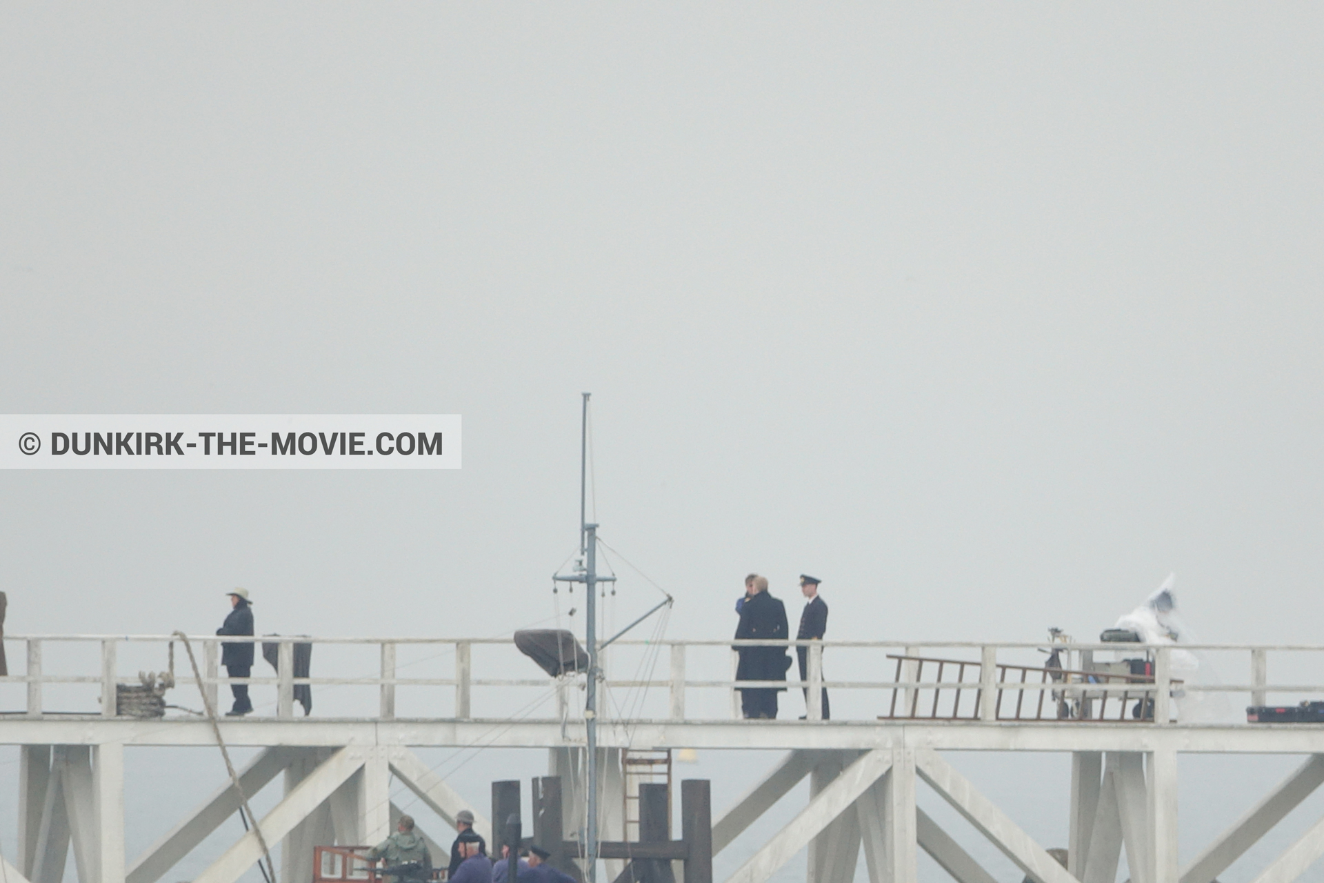 Picture with actor, grey sky, EST pier, Kenneth Branagh, technical team,  from behind the scene of the Dunkirk movie by Nolan