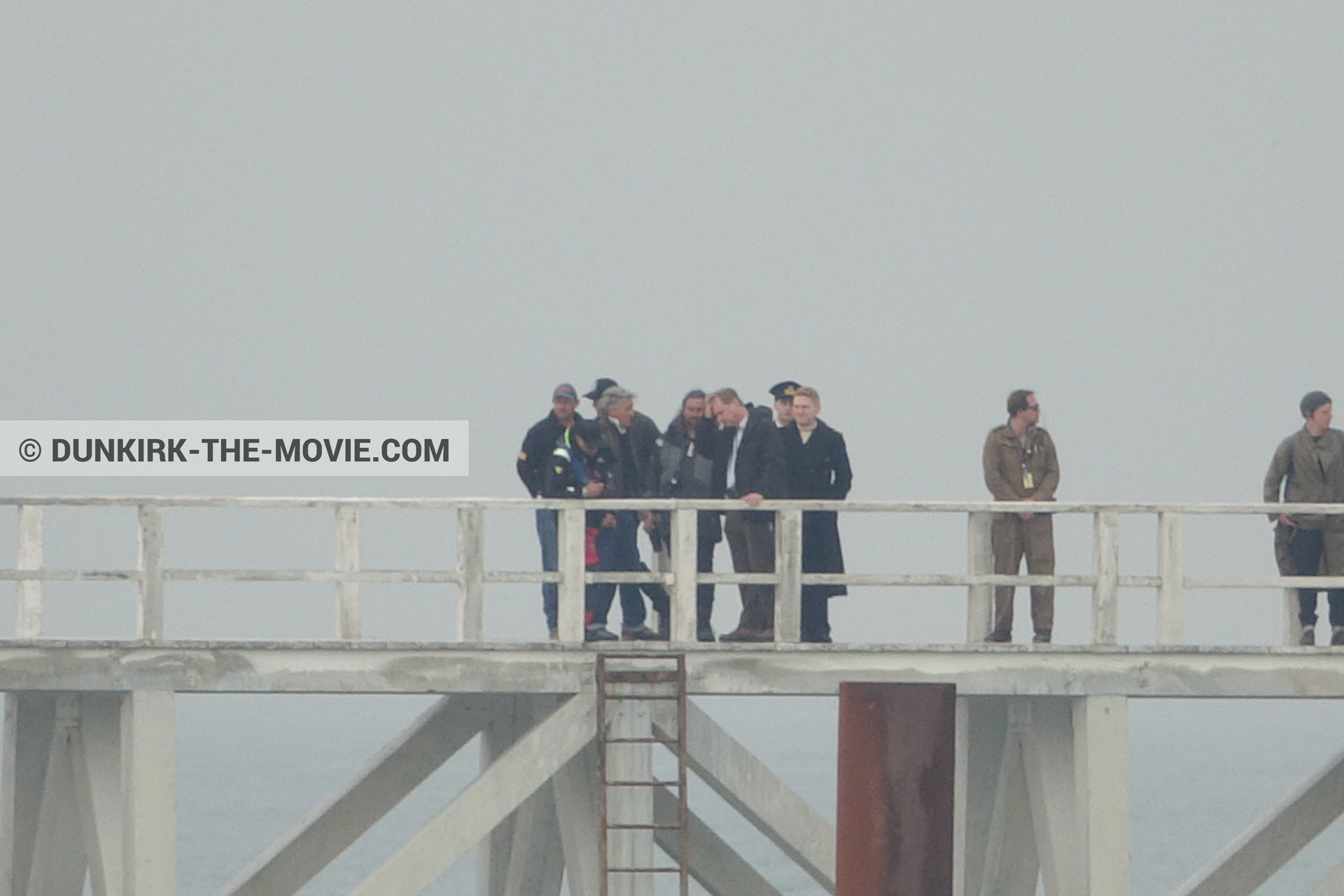 Fotos con cielo gris, Hoyte van Hoytema, muelle del ESTE, Kenneth Branagh, Christopher Nolan, equipo técnica, Nilo Otero,  durante el rodaje de la película Dunkerque de Nolan