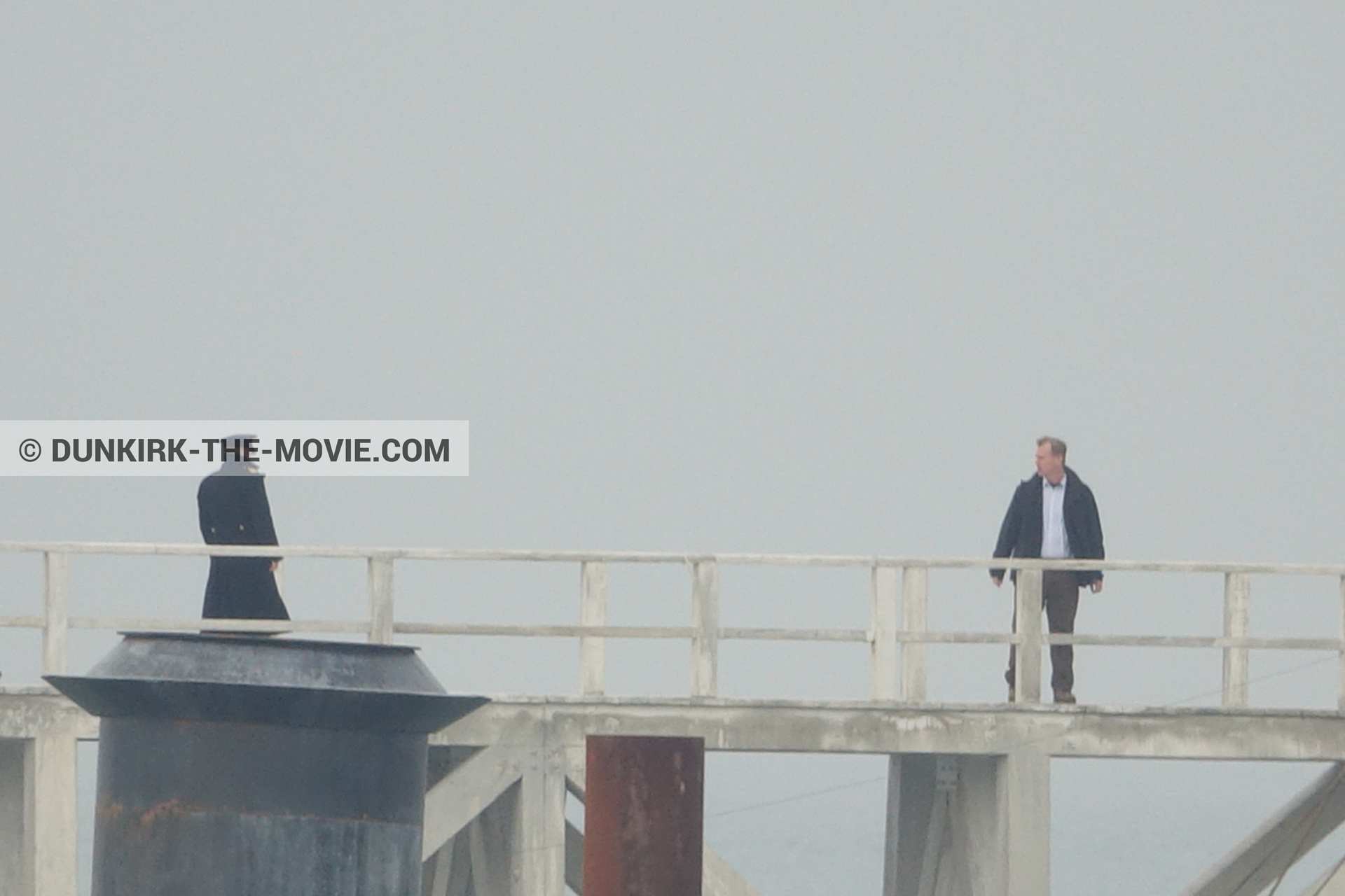 Photo avec acteur, ciel gris, jetÃ©e EST, Kenneth Branagh, Christopher Nolan,  des dessous du Film Dunkerque de Nolan