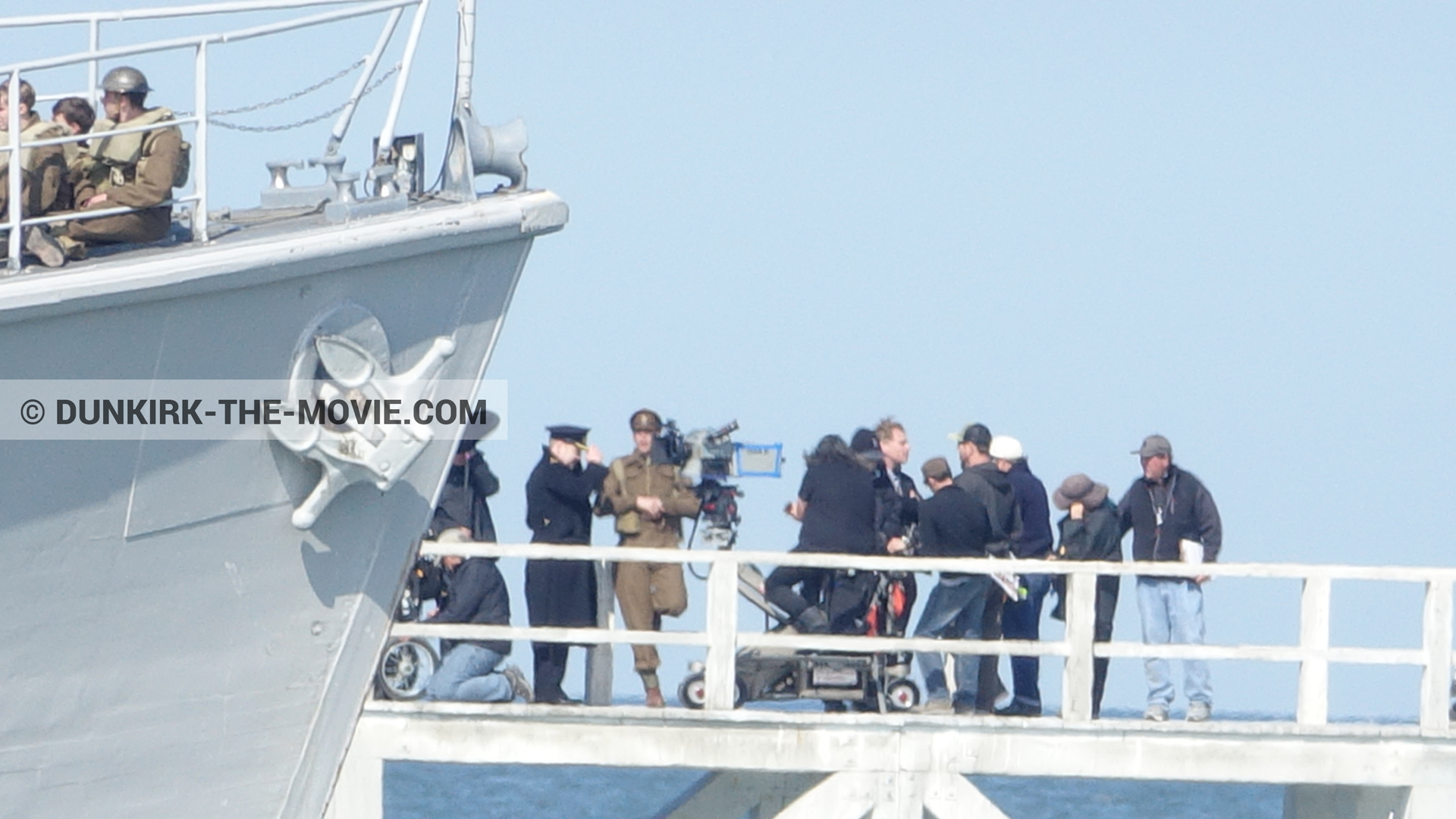 Photo avec acteur, camÃ©ra IMAX, ciel bleu, figurants, jetÃ©e EST, Kenneth Branagh, Christopher Nolan, Ã©quipe technique,  des dessous du Film Dunkerque de Nolan