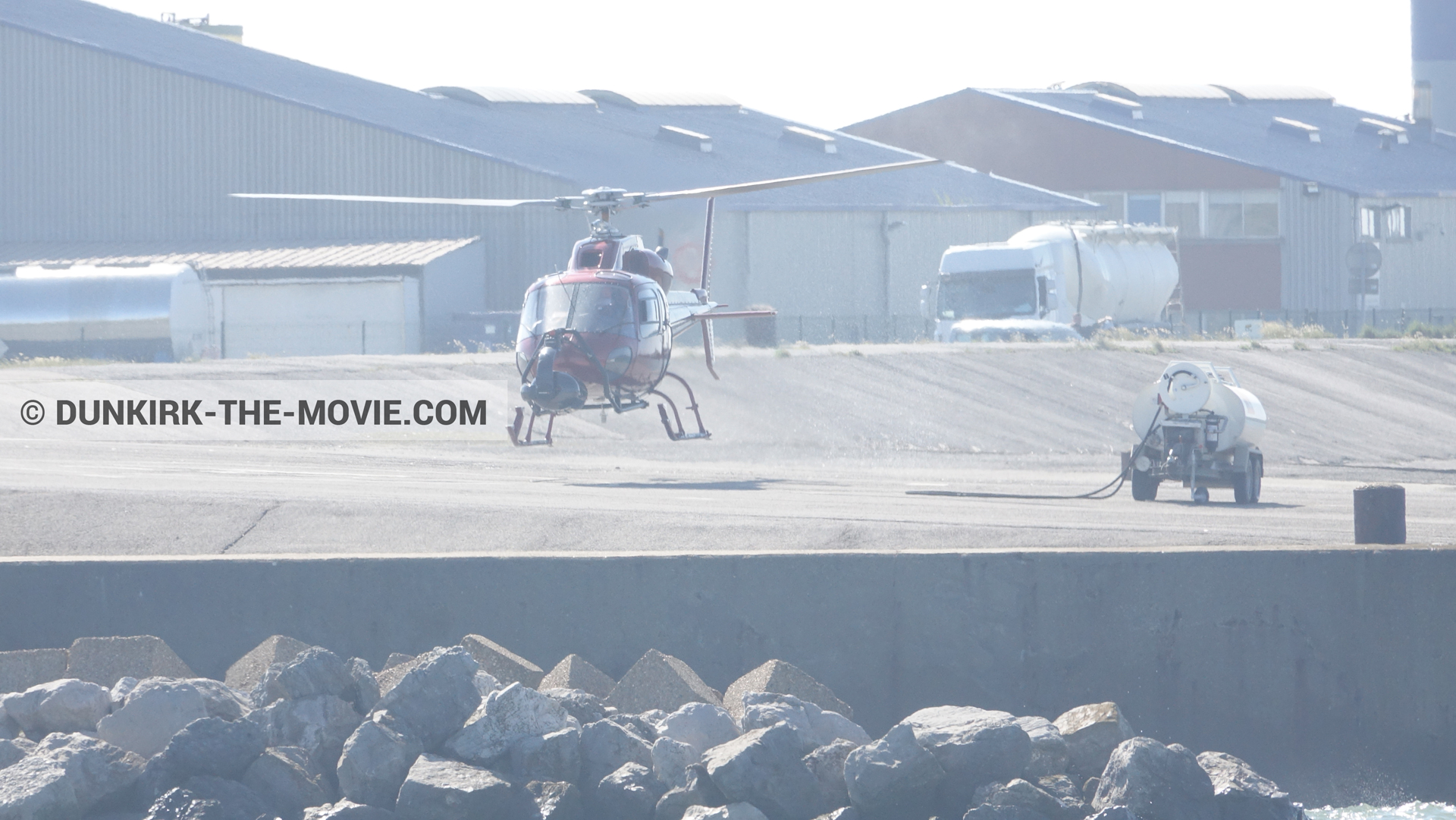 Fotos con cámara helicóptero,  durante el rodaje de la película Dunkerque de Nolan