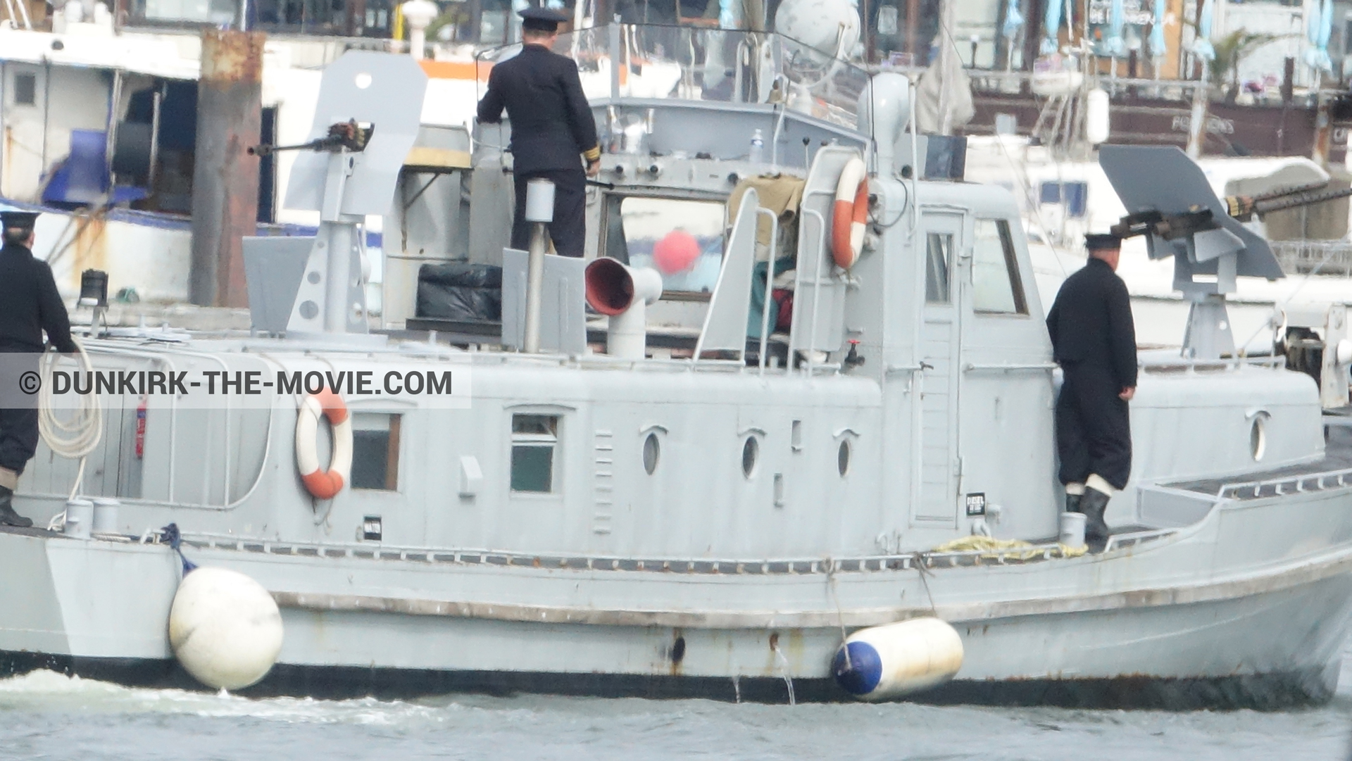 Photo avec bateau, figurants,  des dessous du Film Dunkerque de Nolan