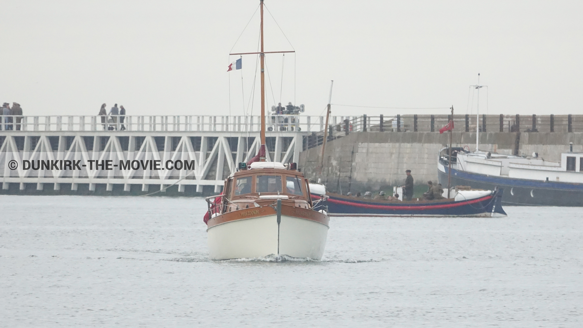 Fotos con barco, muelle del ESTE, del bote salvavidas Henry Finlay,  durante el rodaje de la película Dunkerque de Nolan