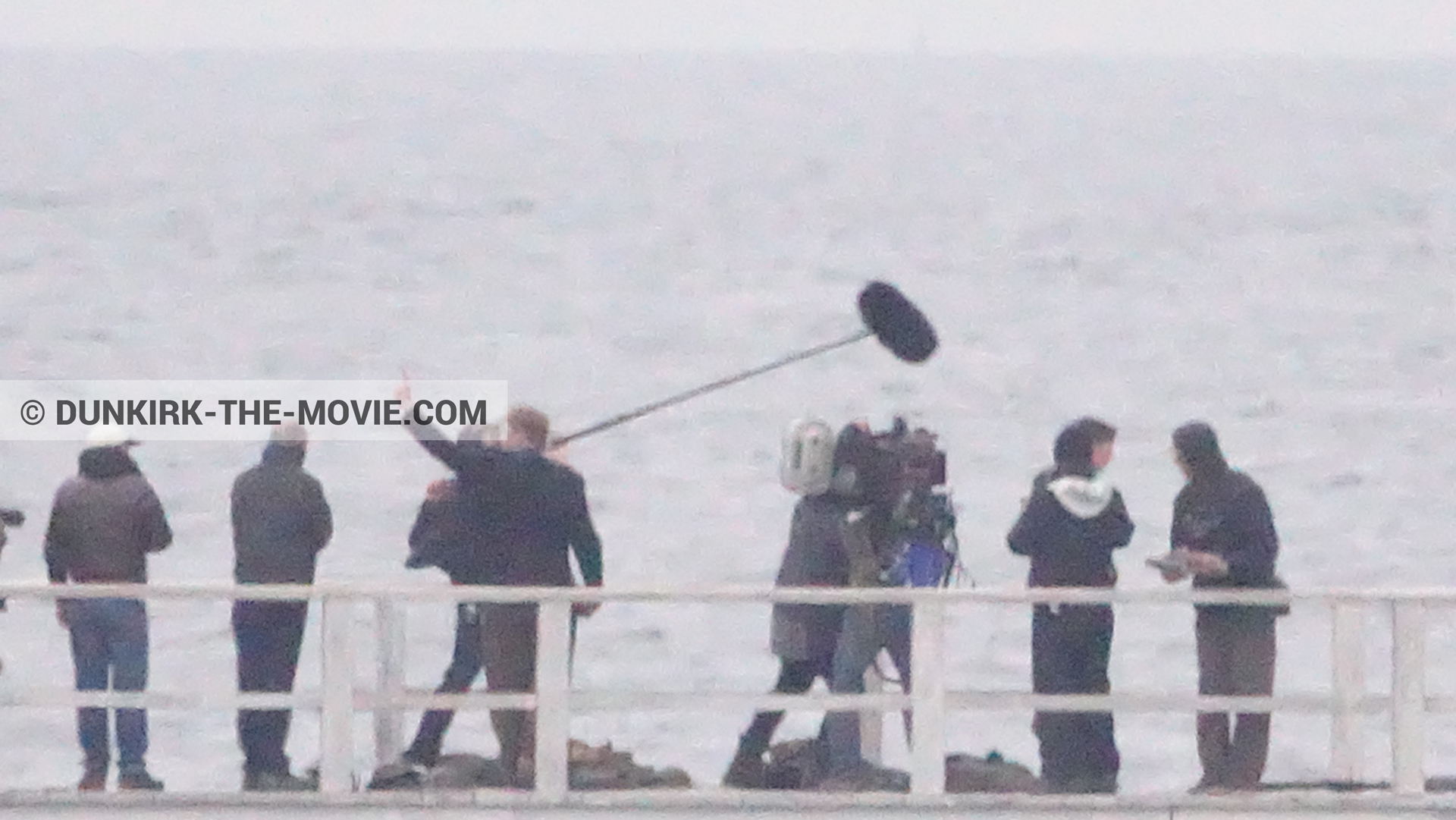 Fotos con Hoyte van Hoytema, muelle del ESTE, Christopher Nolan, equipo técnica,  durante el rodaje de la película Dunkerque de Nolan