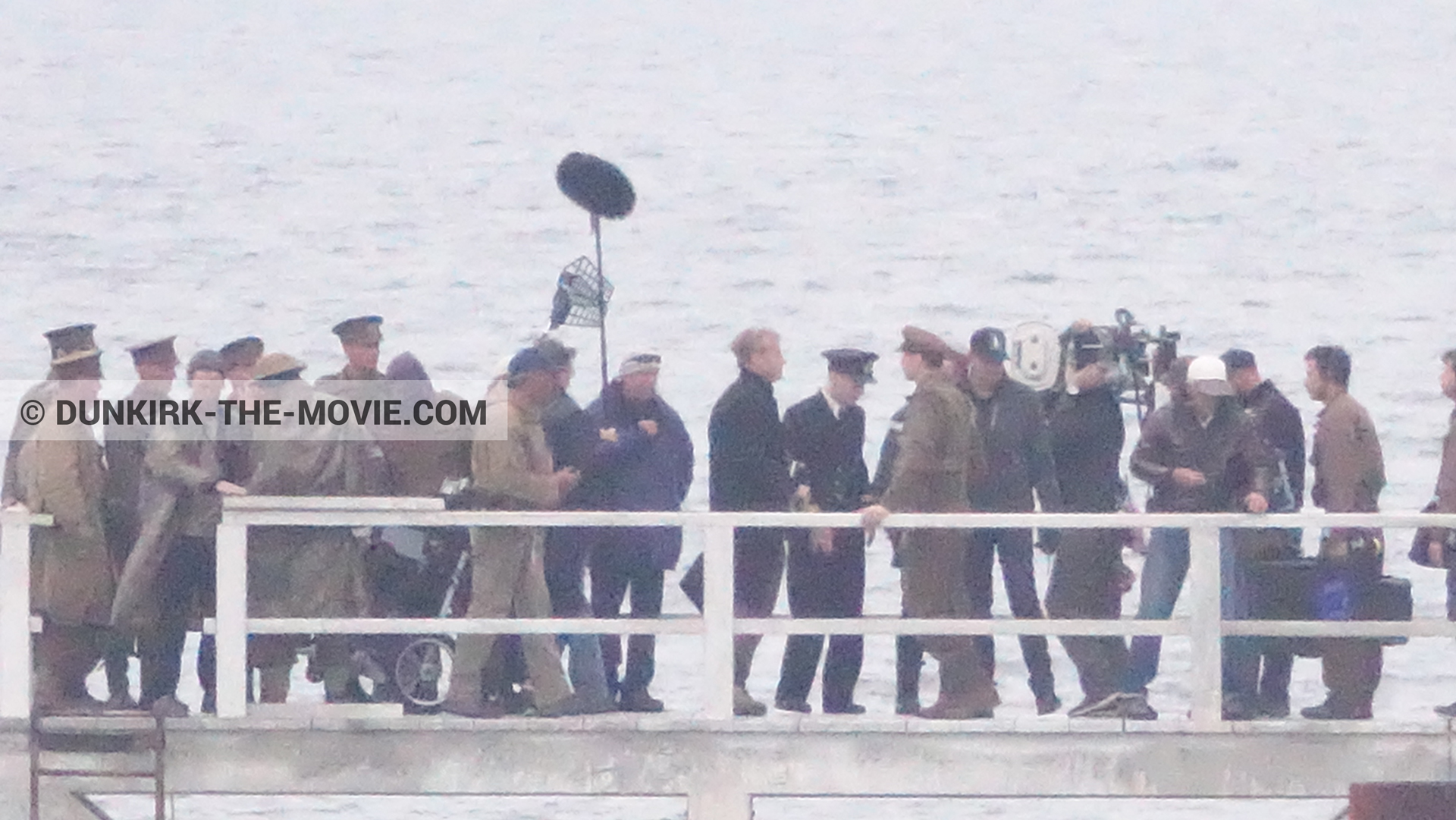 Fotos con actor, muelle del ESTE, Christopher Nolan, equipo técnica,  durante el rodaje de la película Dunkerque de Nolan