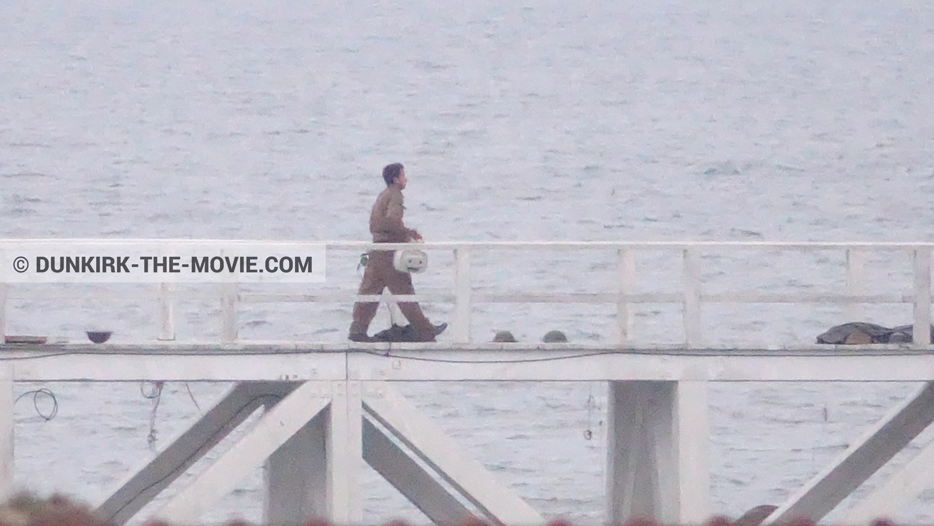 Fotos con actor, muelle del ESTE,  durante el rodaje de la película Dunkerque de Nolan