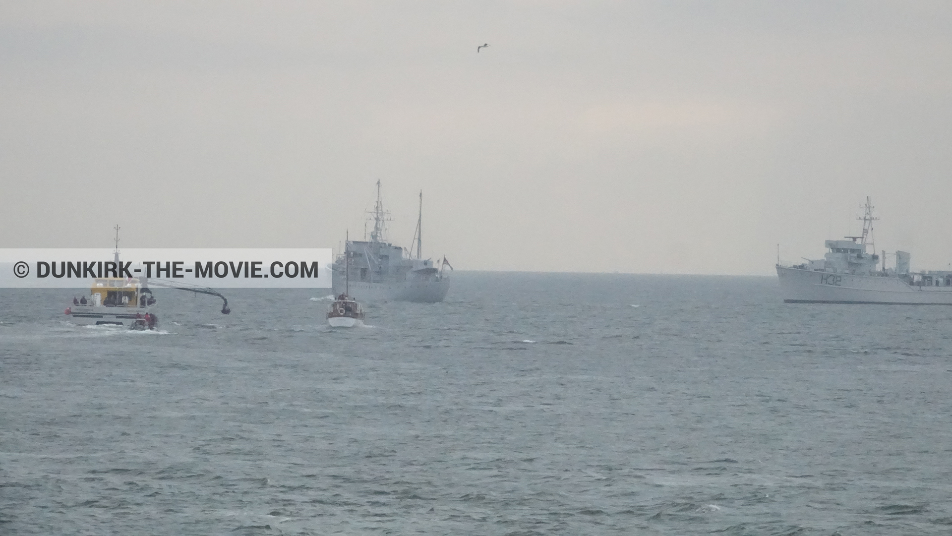 Photo avec bateau, ciel gris, H32 - Hr.Ms. Sittard, mer calme, Ocean Wind 4,  des dessous du Film Dunkerque de Nolan