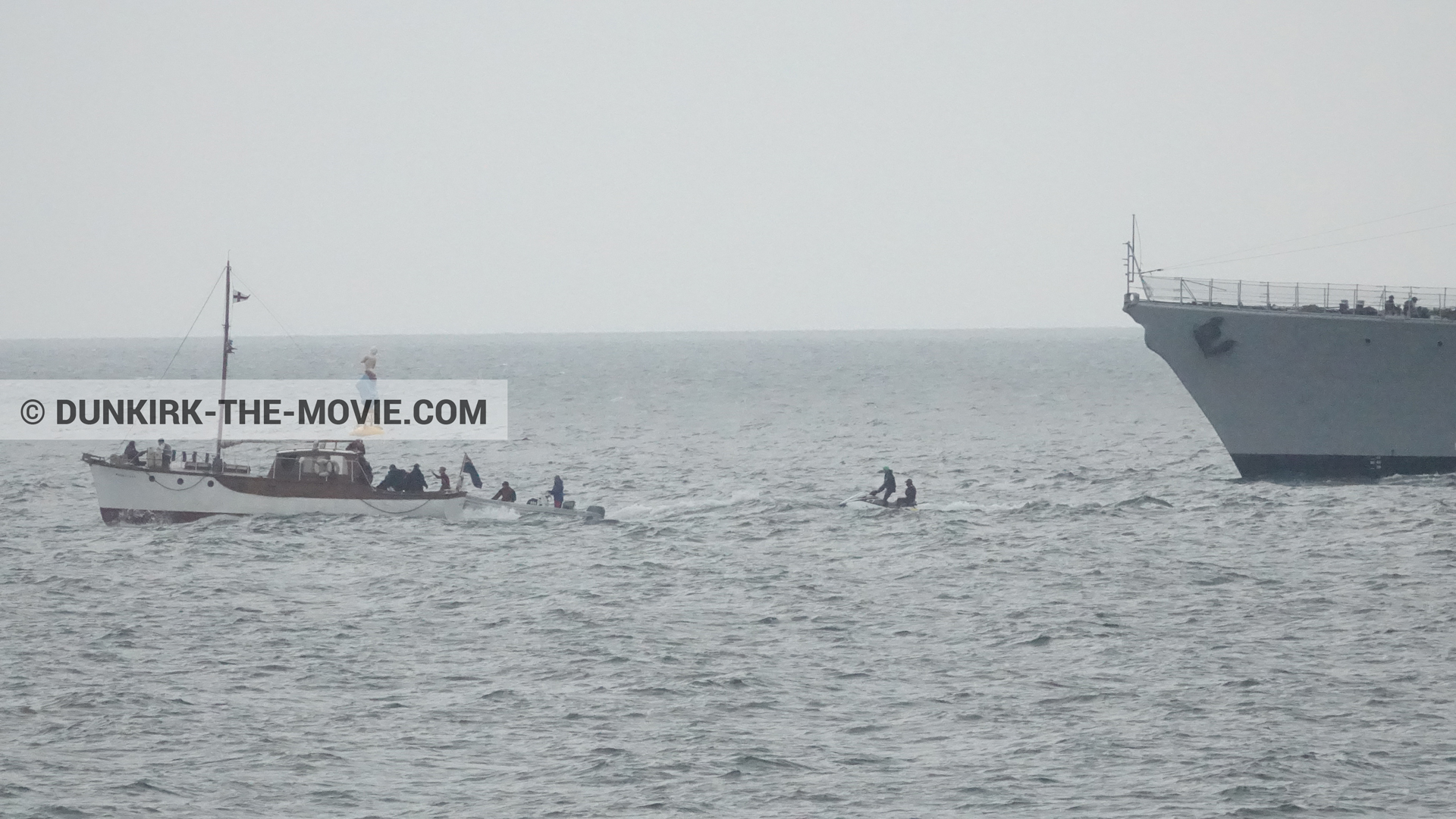 Fotos con barco,  durante el rodaje de la película Dunkerque de Nolan