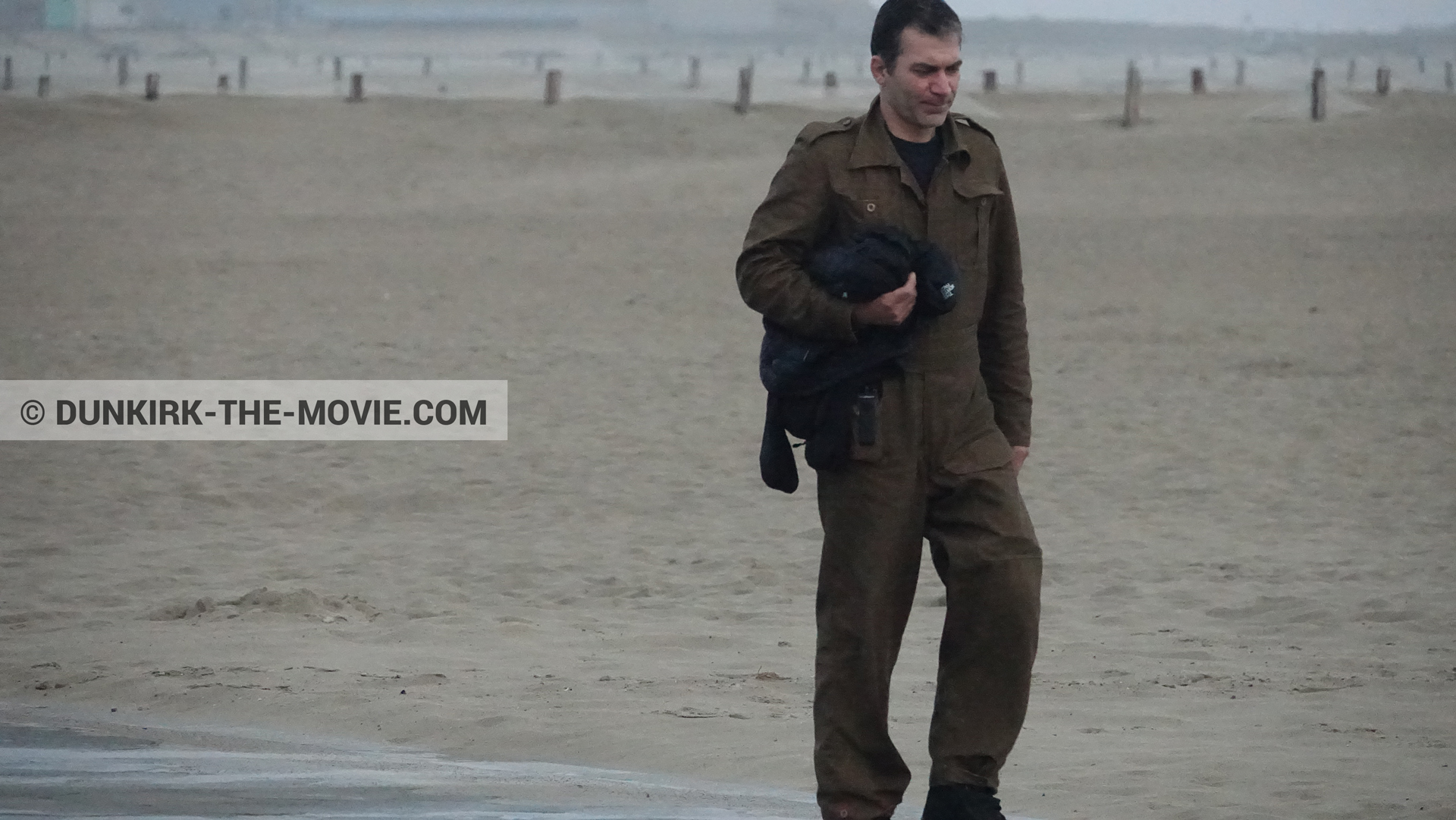 Photo avec figurants, plage,  des dessous du Film Dunkerque de Nolan