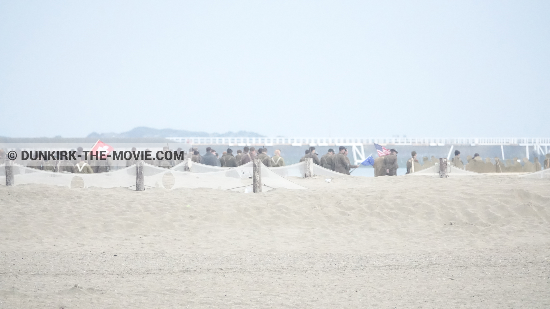 Photo avec figurants, plage,  des dessous du Film Dunkerque de Nolan