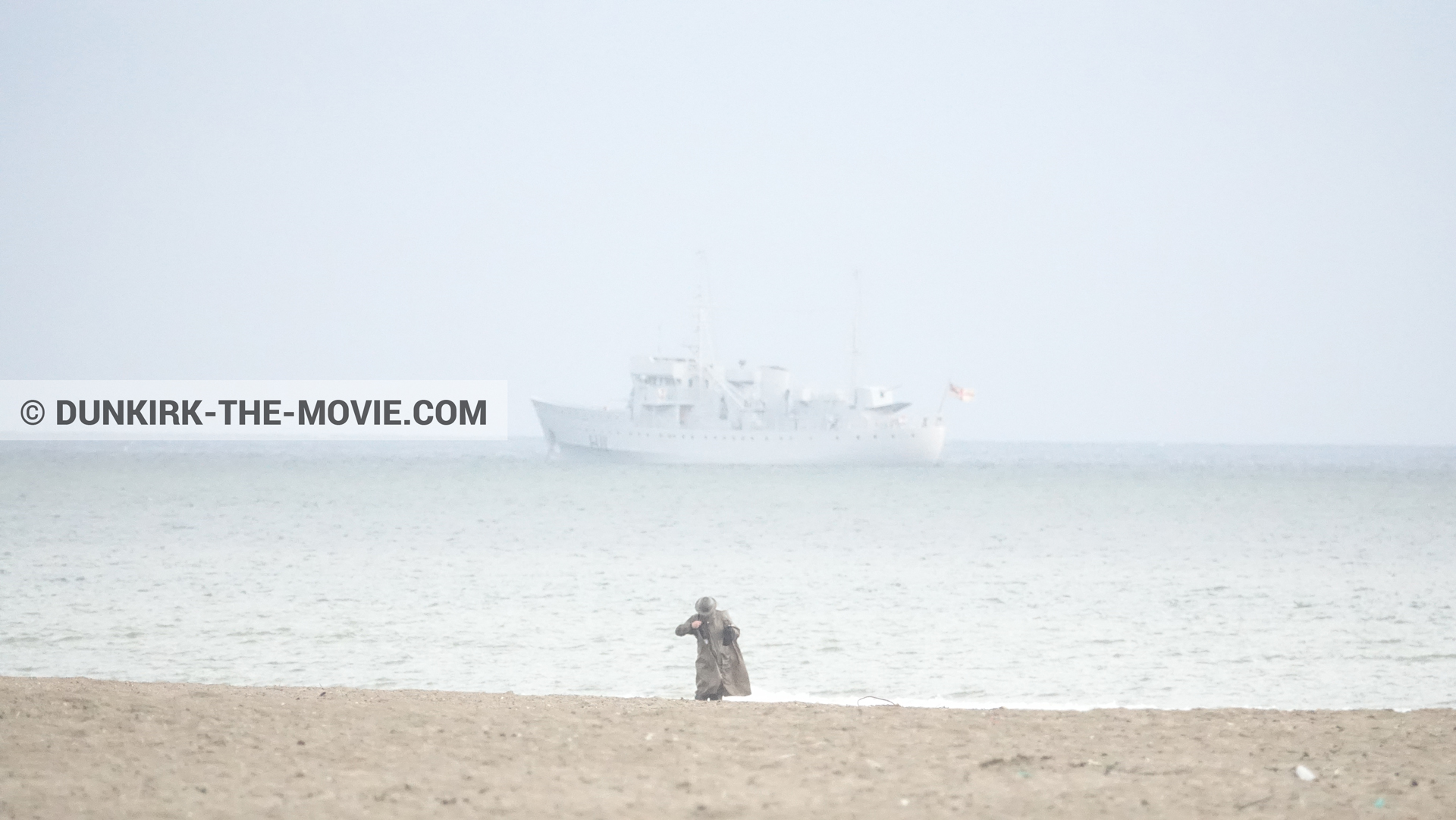 Photo avec bateau, figurants, H11 - MLV Castor, plage,  des dessous du Film Dunkerque de Nolan