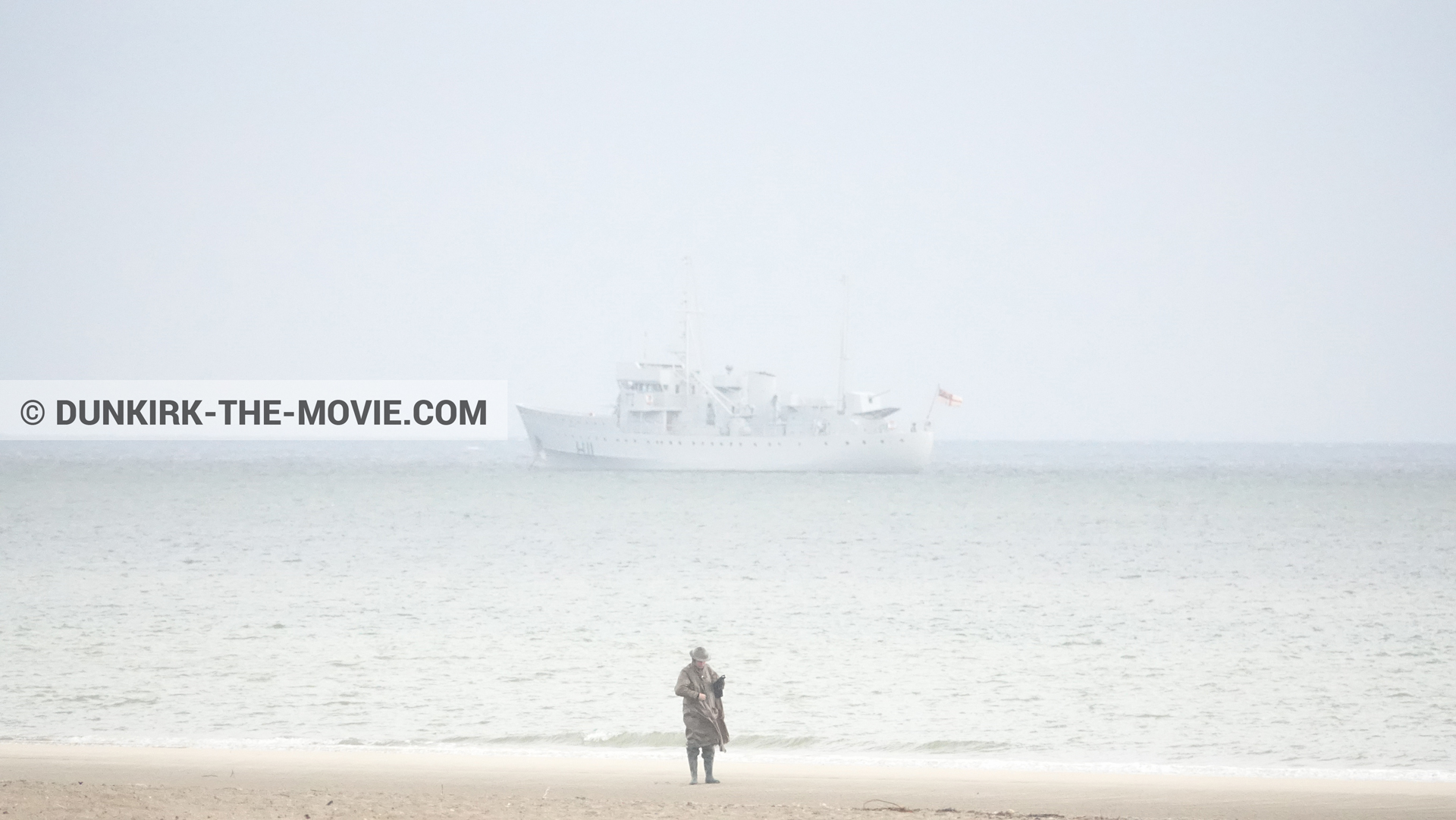 Photo avec bateau, figurants, H11 - MLV Castor, plage,  des dessous du Film Dunkerque de Nolan