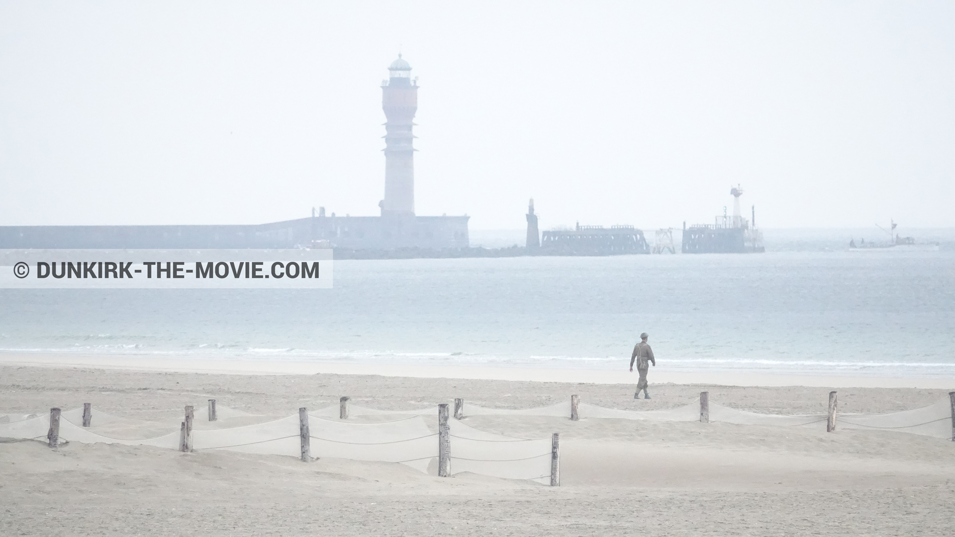 Picture with supernumeraries, St Pol sur Mer lighthouse, beach,  from behind the scene of the Dunkirk movie by Nolan