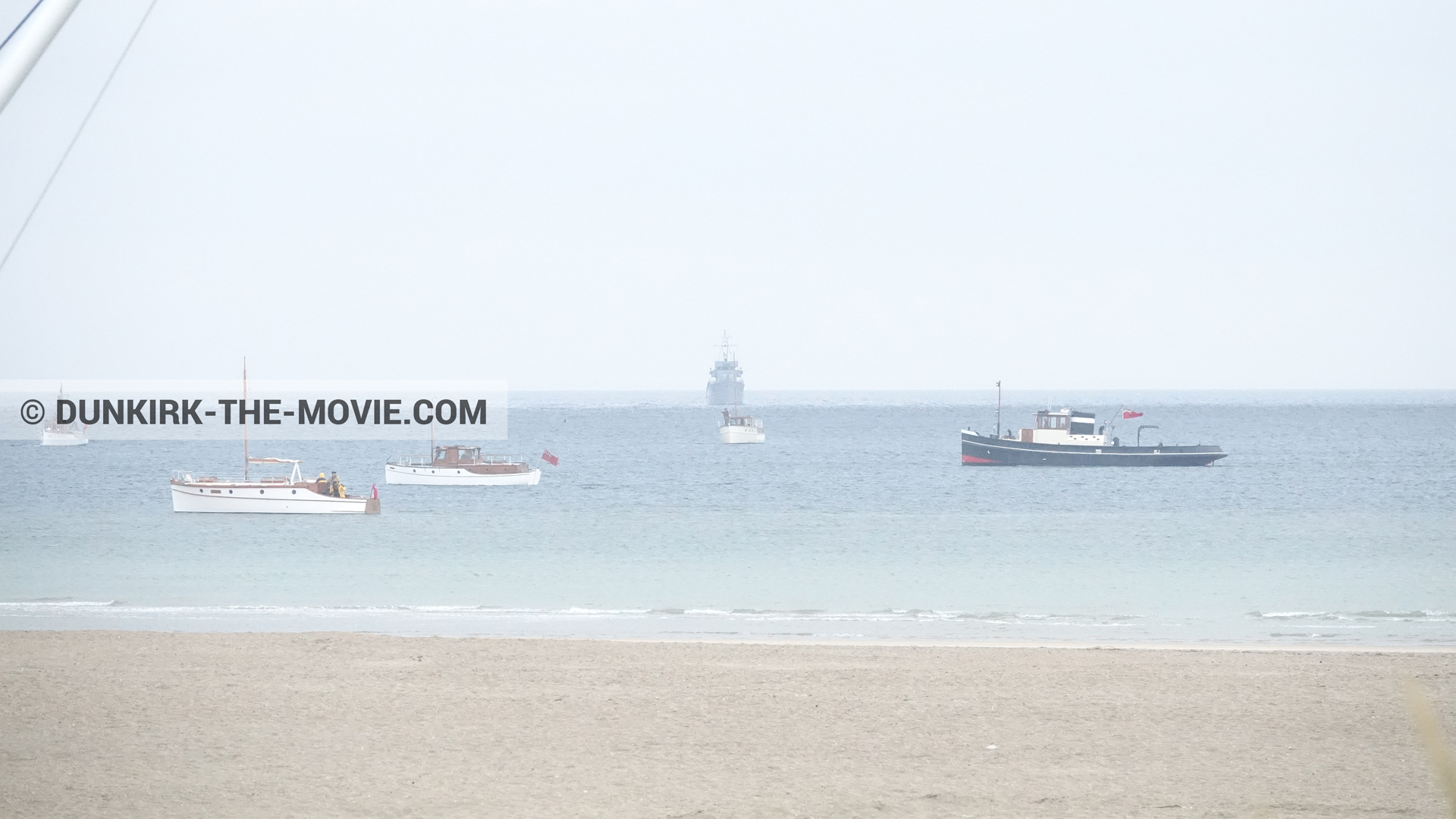 Photo avec bateau, plage,  des dessous du Film Dunkerque de Nolan