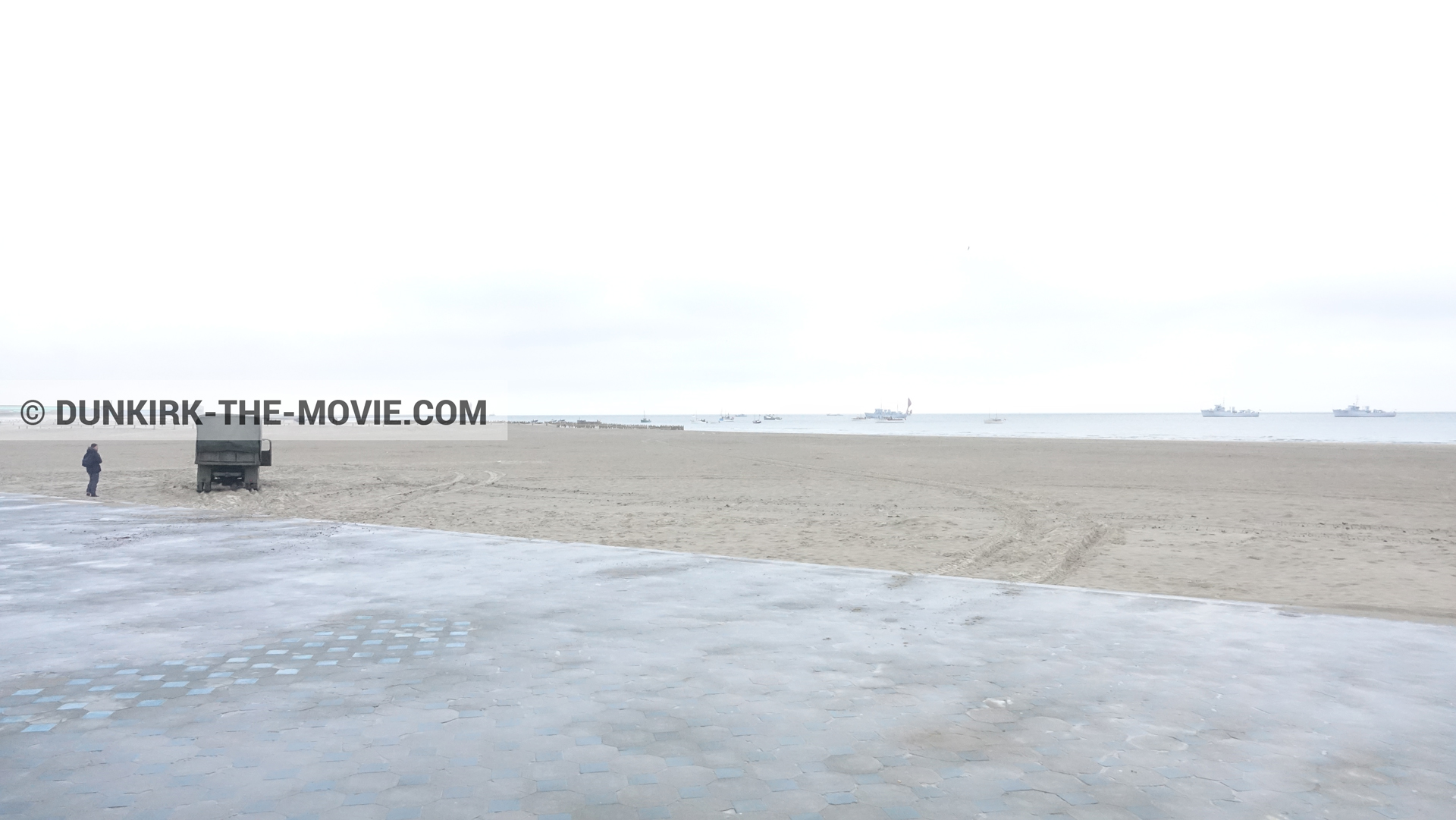 Fotos con camion, playa,  durante el rodaje de la película Dunkerque de Nolan
